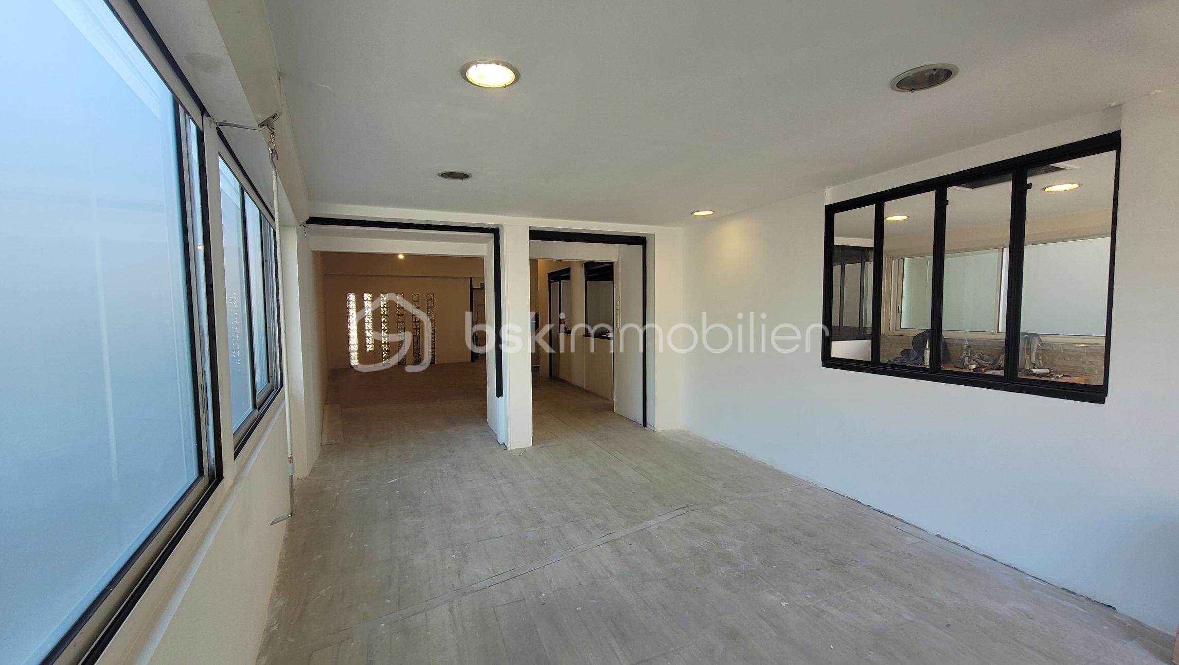 Local d activites de 140 m² - 205335-03.jpg