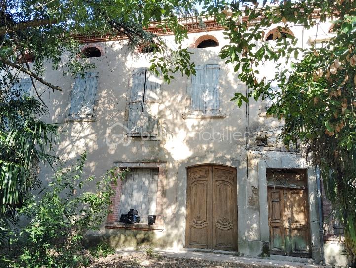 Maison 8 pièces 300 m² · à Carmaux · 300 m² · 159 000 €