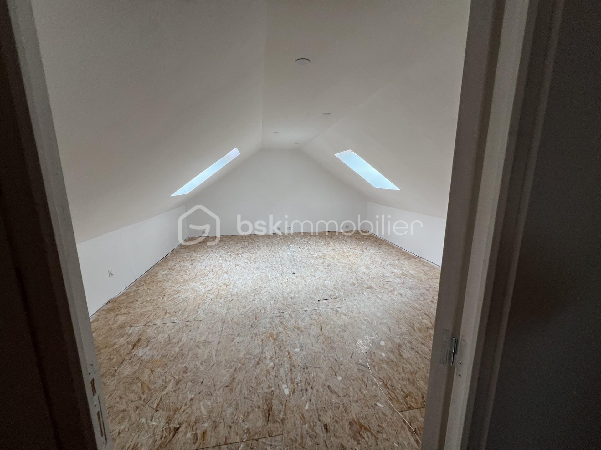 Maison traditionnelle de 95 m² - chambre travaux.jpg