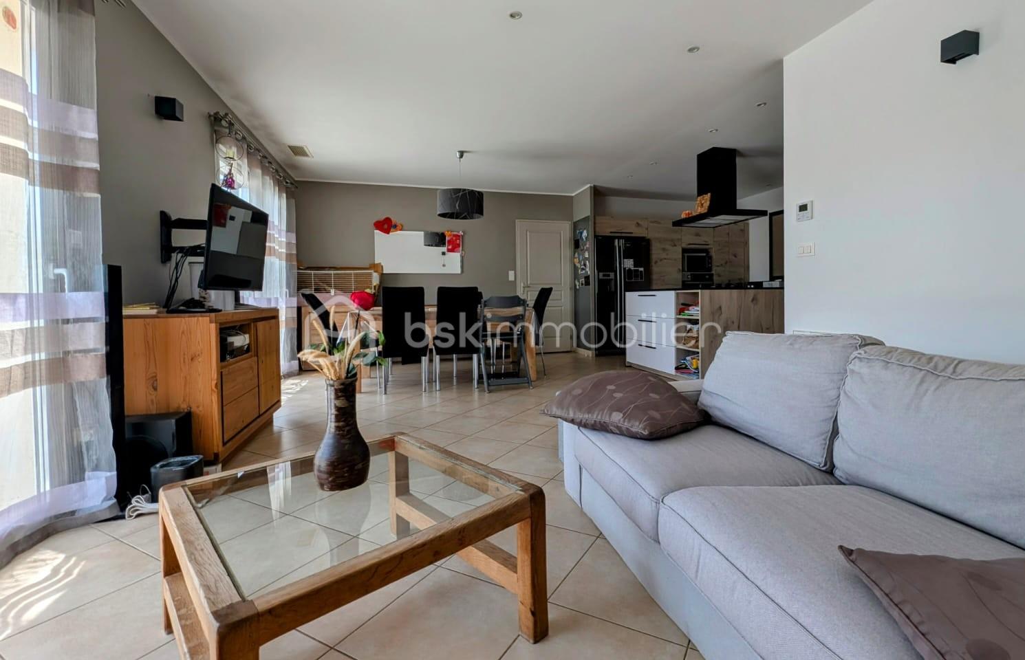 Maison de 114 m² - IMG-20250704-WA0023R.jpg