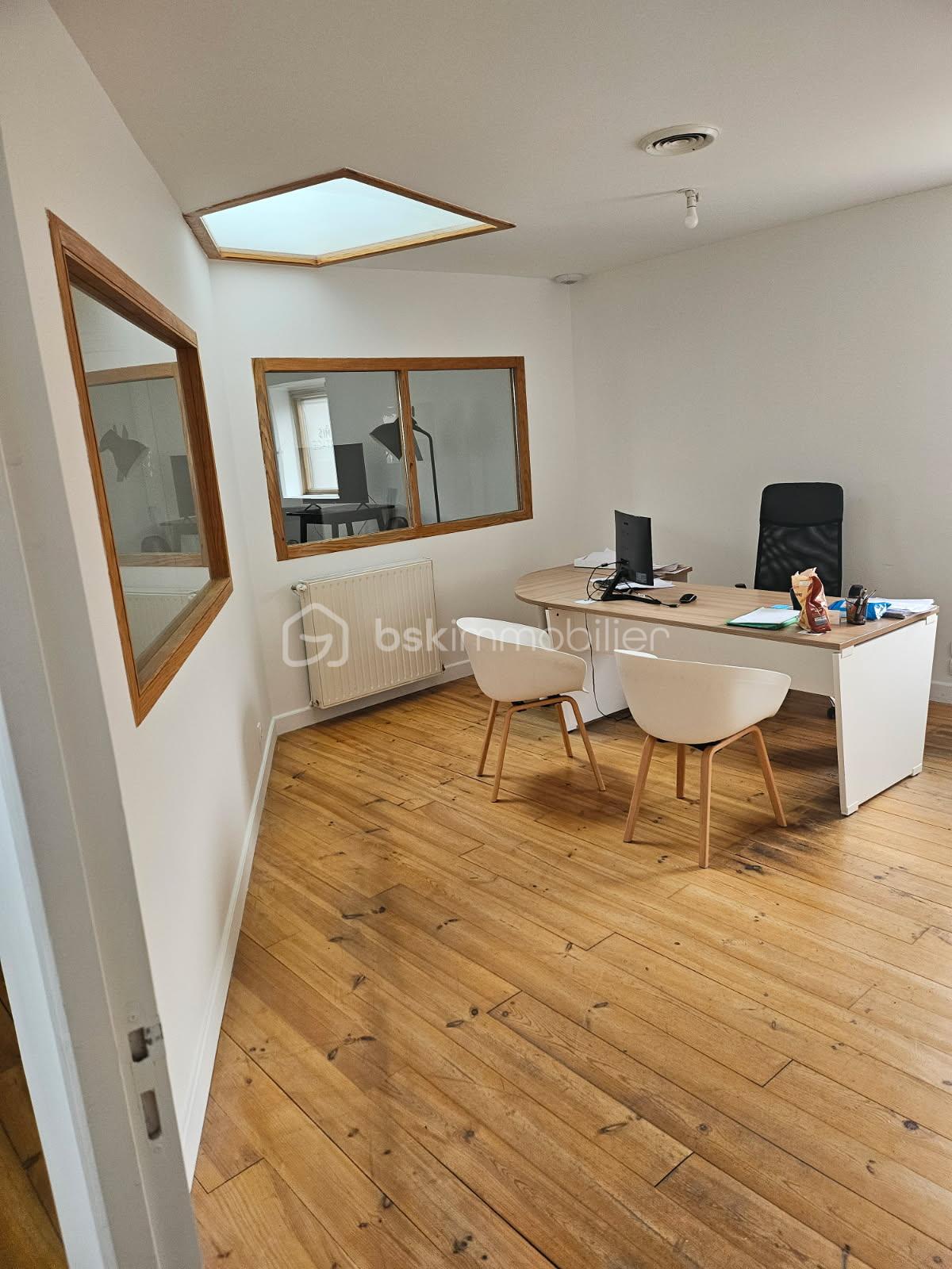 Bureau de 88 m² - 1741560940846.jpg