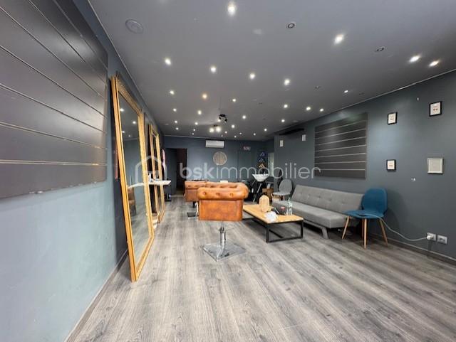 Maison de village de 149 m² - photo barbier 1 BOUTA.jpg