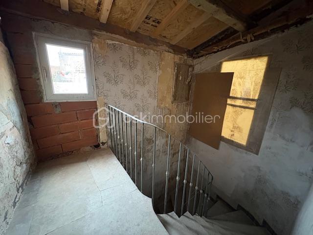 Escalier au dessus du barber.jpeg