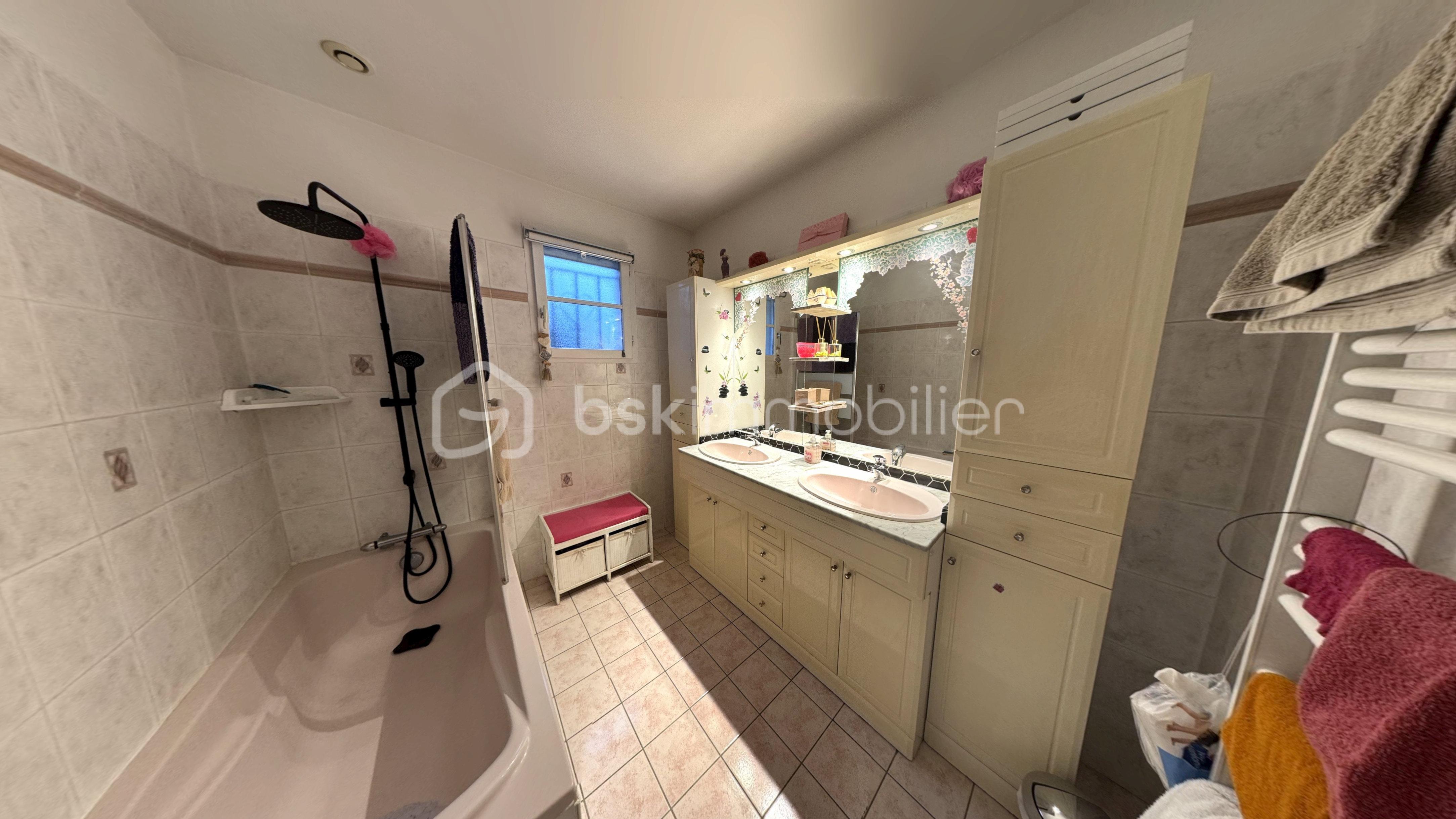 Maison traditionnelle de 99 m² - Girolles-12052025_113240.jpg