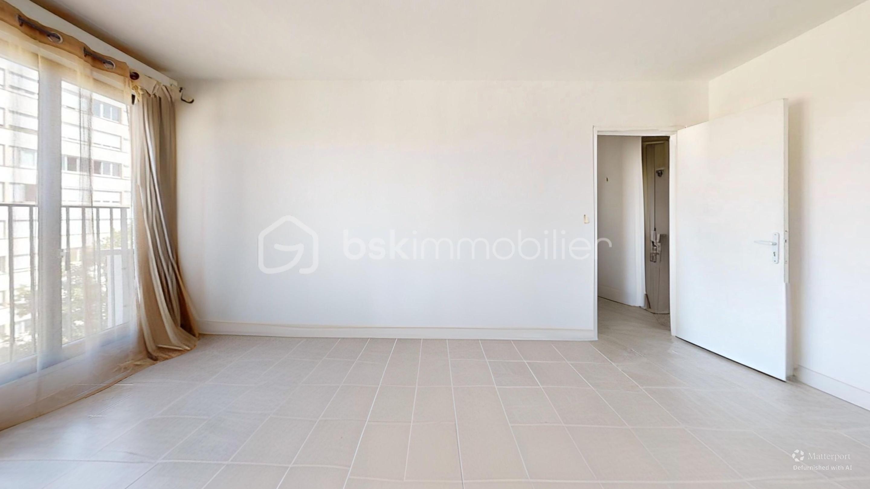 2p-5eme-Etage-Bedroom-Defurnished 2.jpg