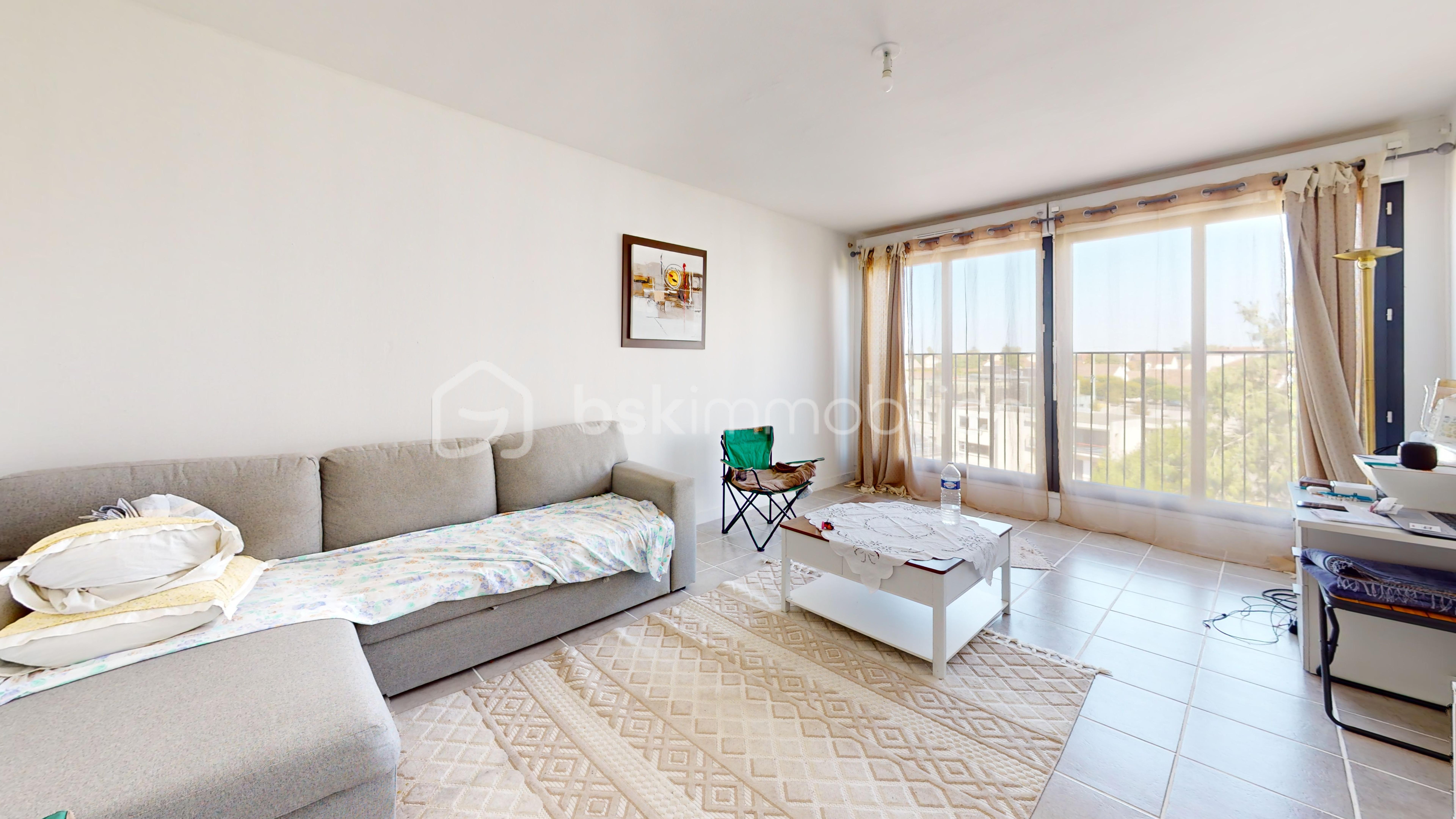 2p-5eme-Etage-Bedroom 1.jpg