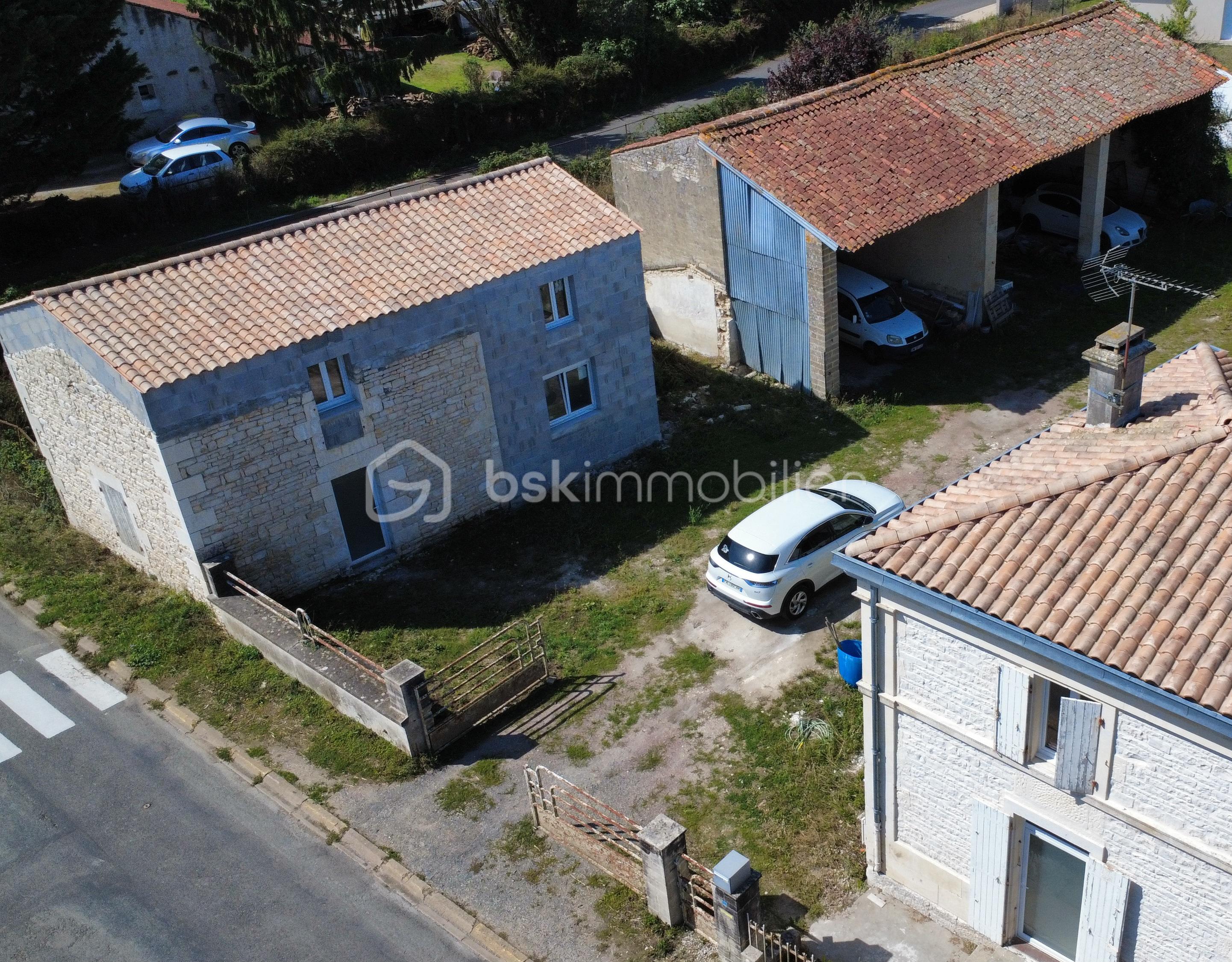 Demeure de 300 m² - dji_fly_20250906_151112_128_1757171796978_photo_optimized.jpg