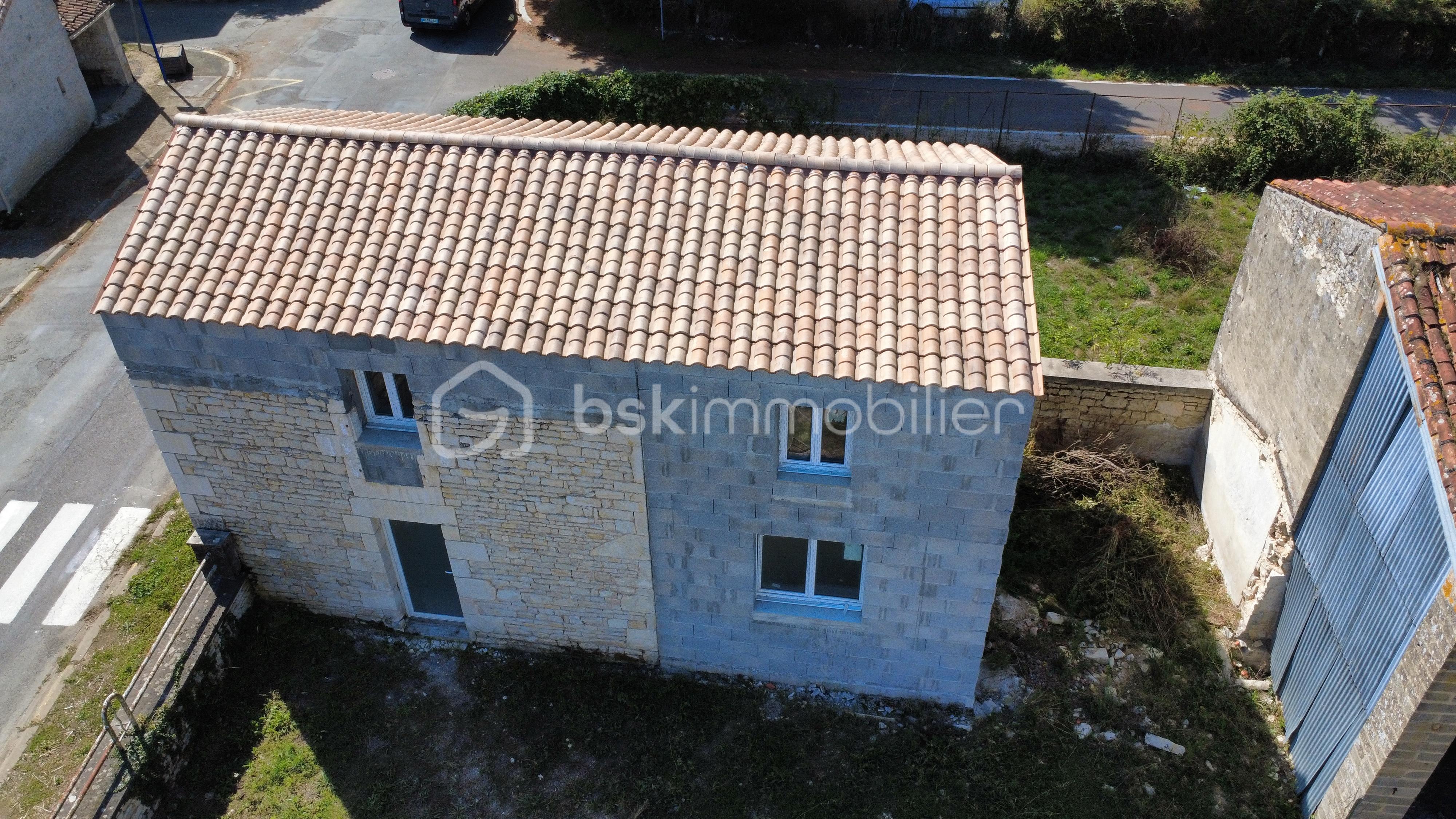Demeure de 300 m² - dji_fly_20250906_151040_127_1757171786734_photo_optimized.jpg