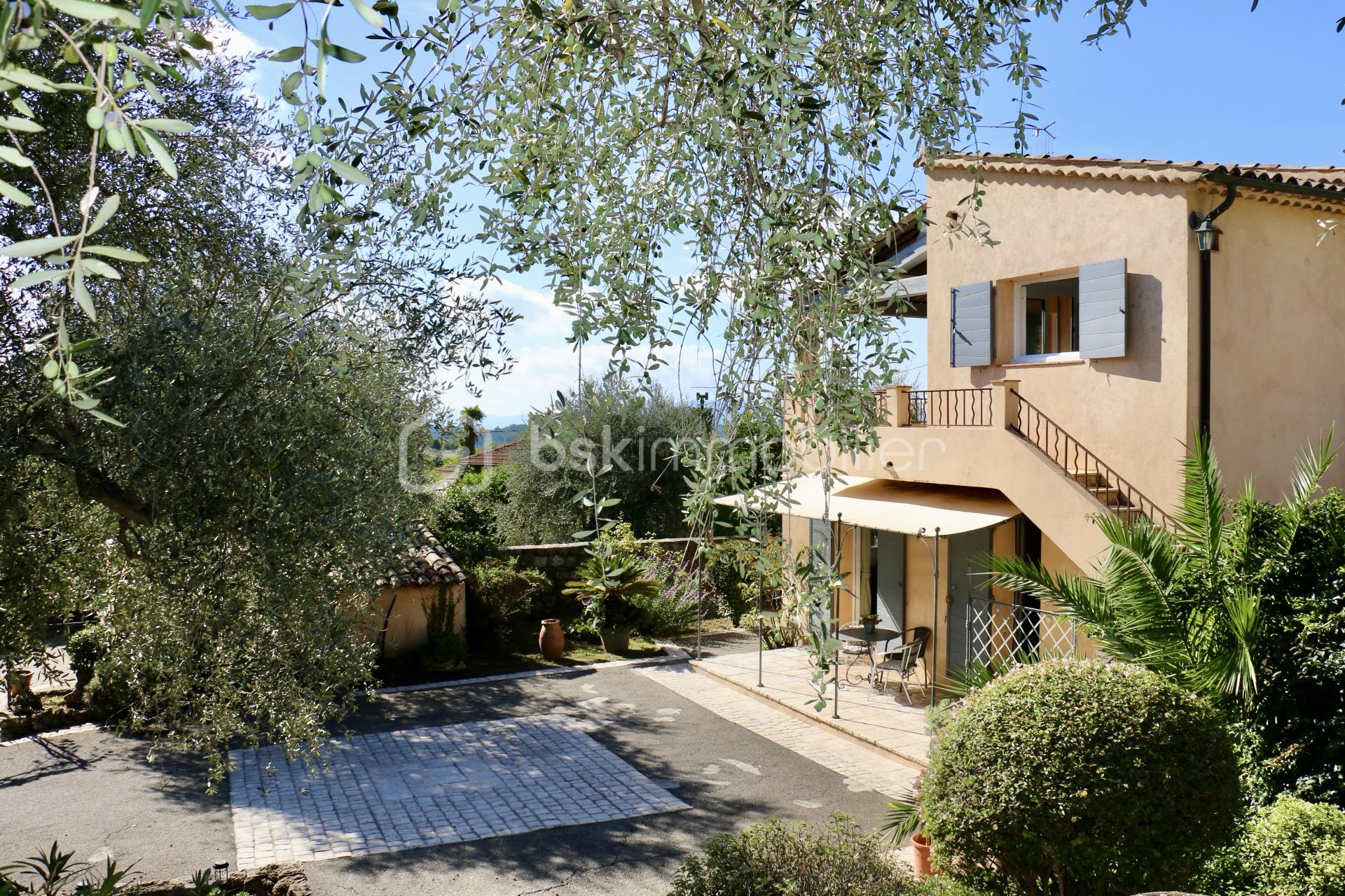 Maison 8 pièces 183 m² · à Opio · 183 m² · 870 000 €