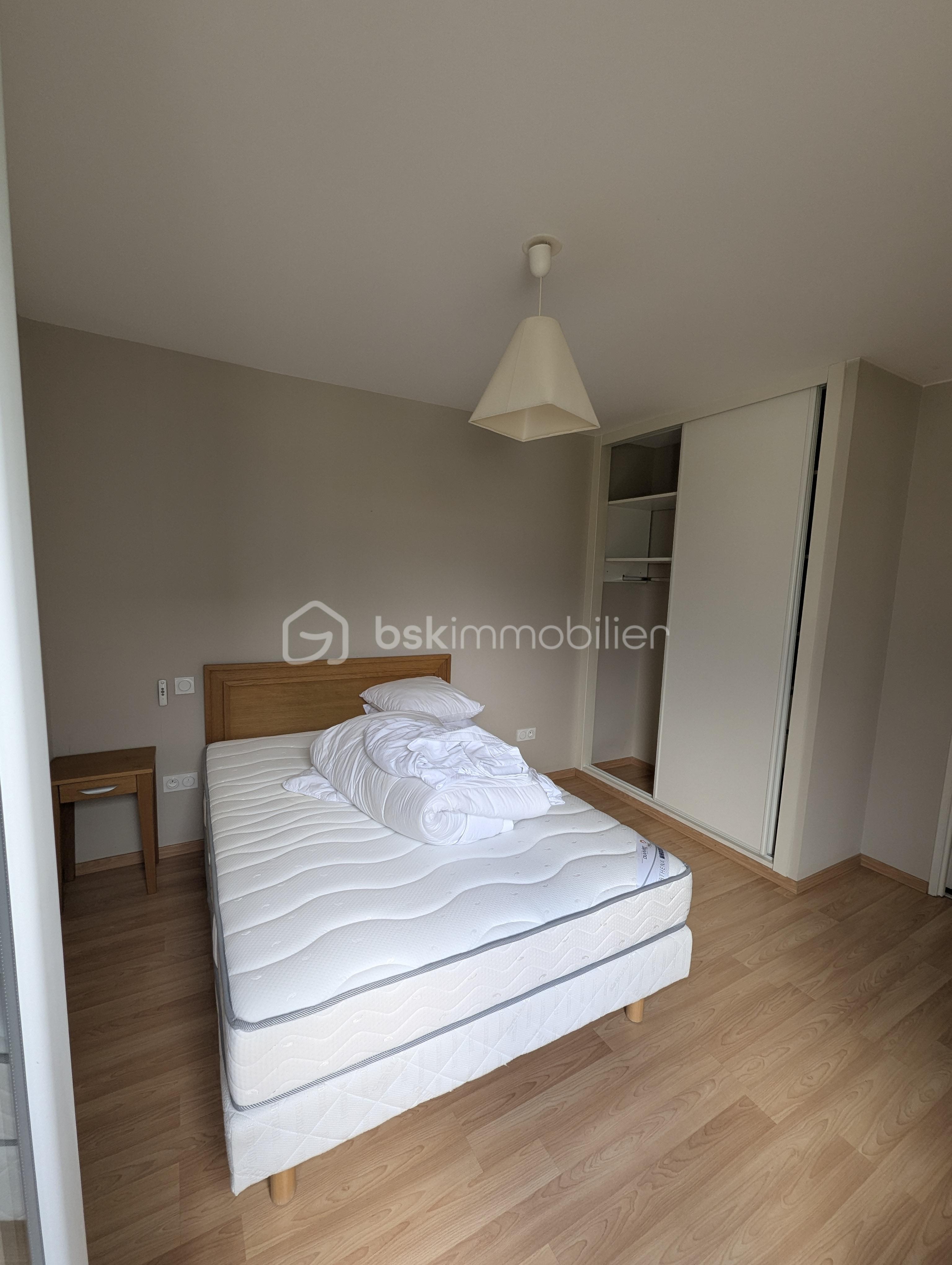 Appartement de 44,17 m² - chambre beffroi.jpg