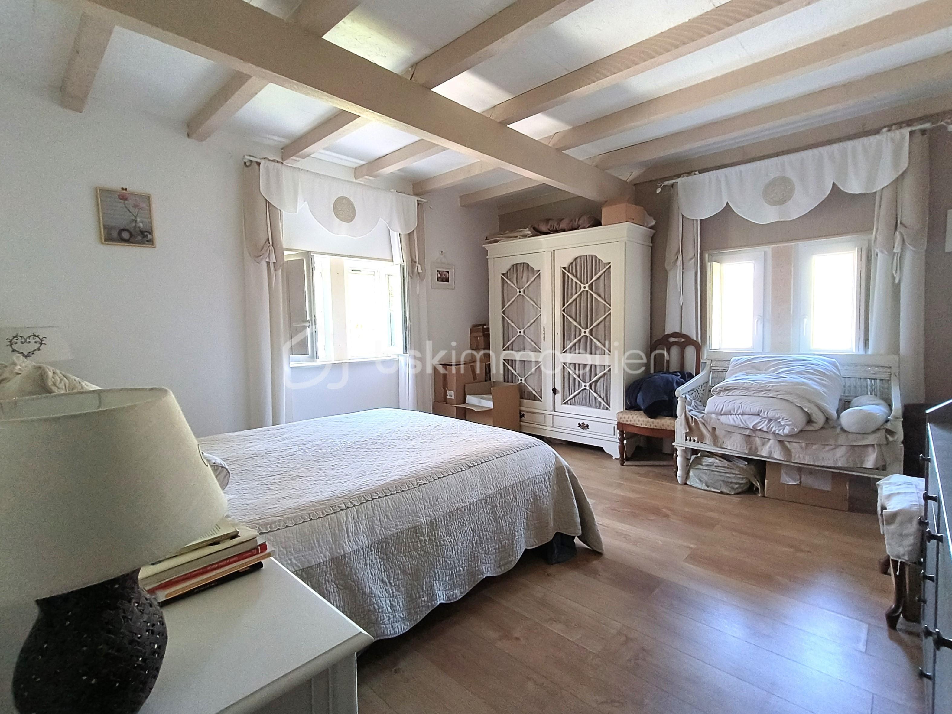 Bergerie de 185 m² - chambre 1.jpg