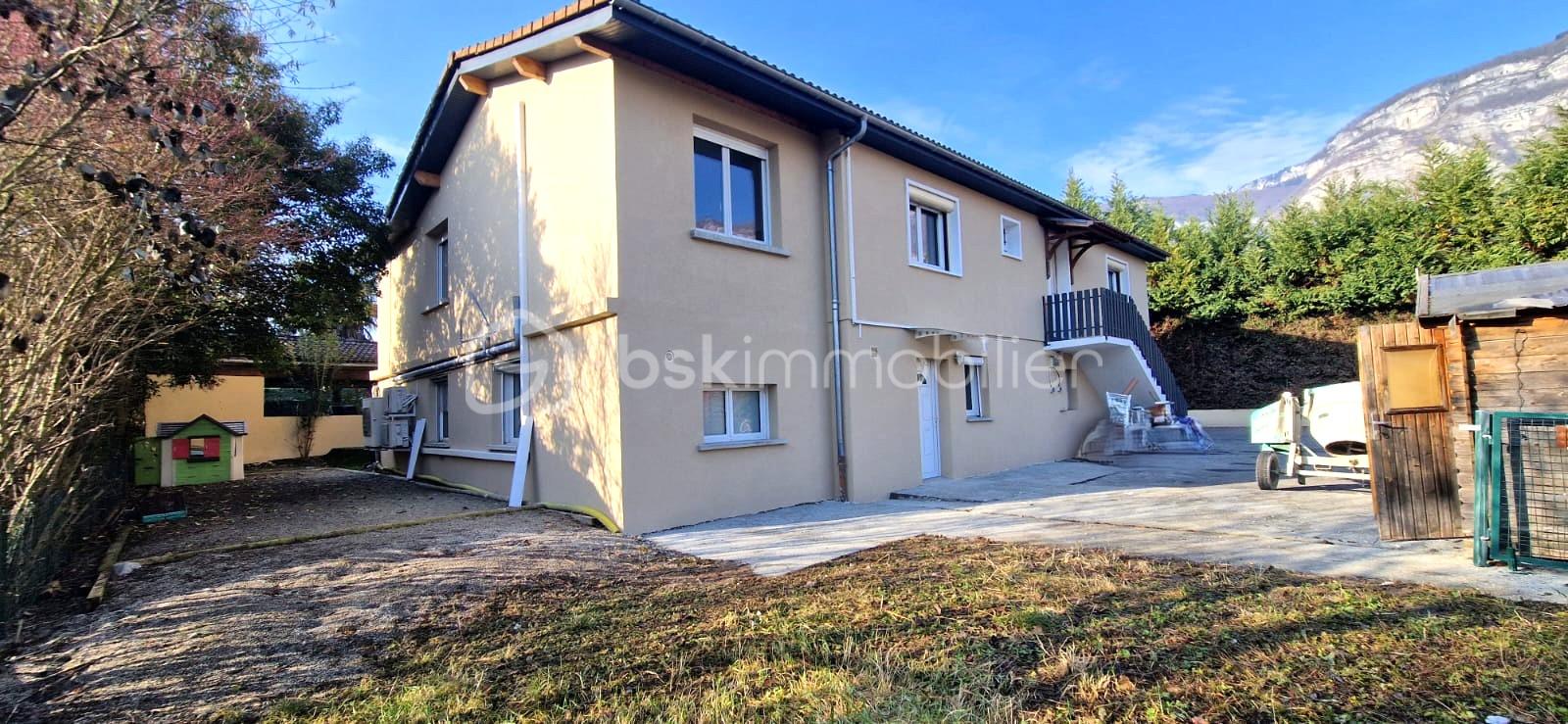 Maison de 194 m² - EXT COTE APPART .jpeg