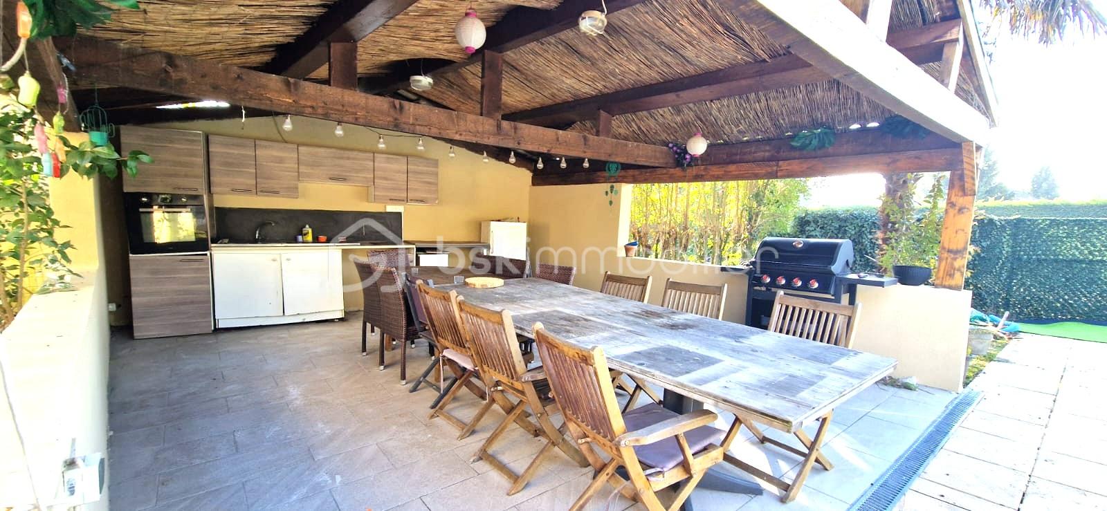 Maison de 194 m² - CUISINE D ETE.jpeg