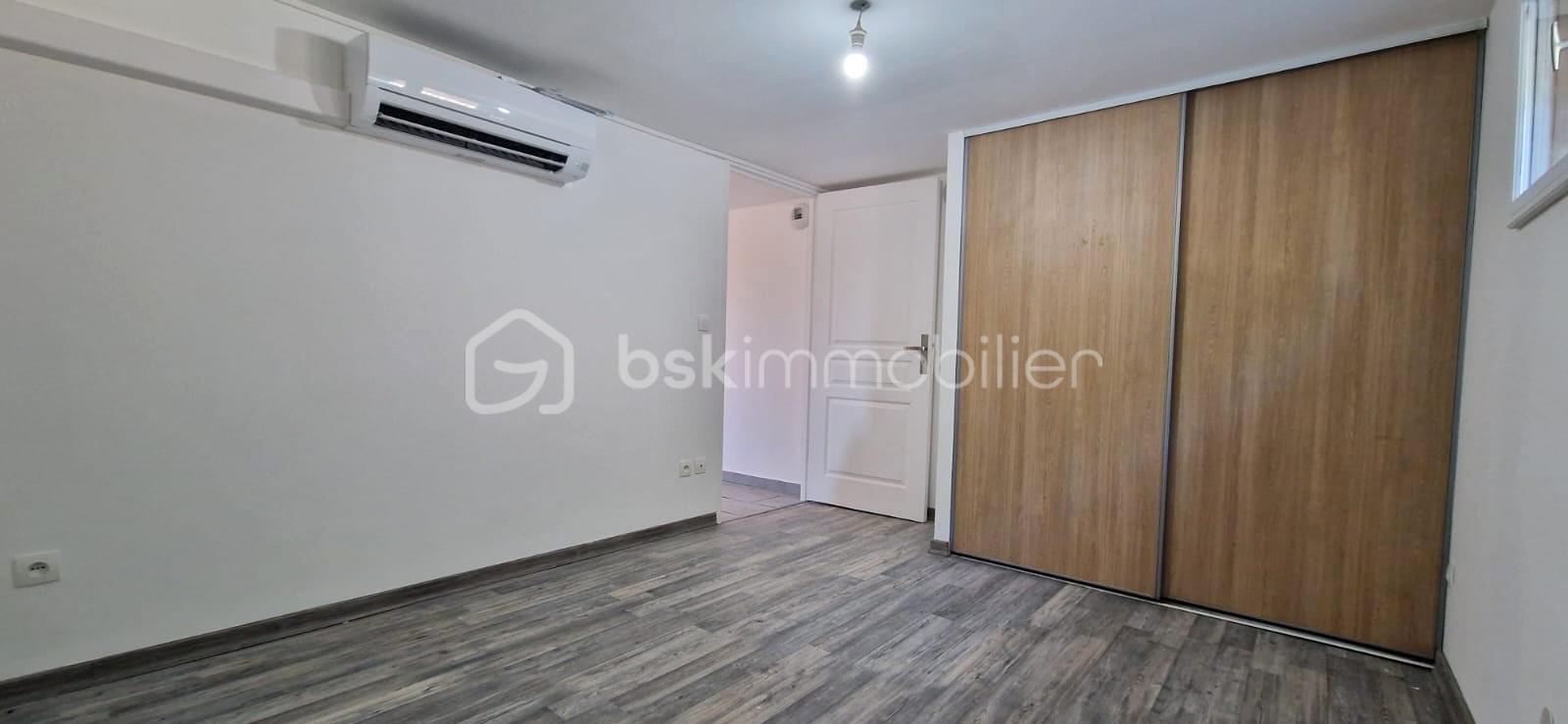 Maison de 194 m² - CHAMBRE BAS 1 PLACARD.jpeg