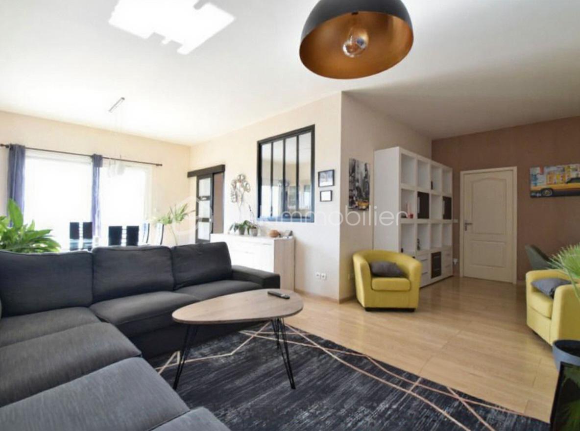 Maison traditionnelle de 128 m² - freepik__retouch__18099.jpg
