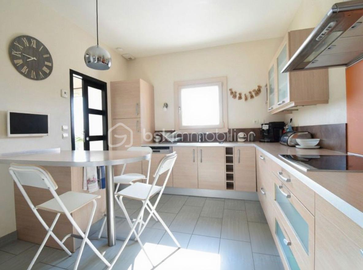 Maison traditionnelle de 128 m² - freepik__retouch__82678.jpg
