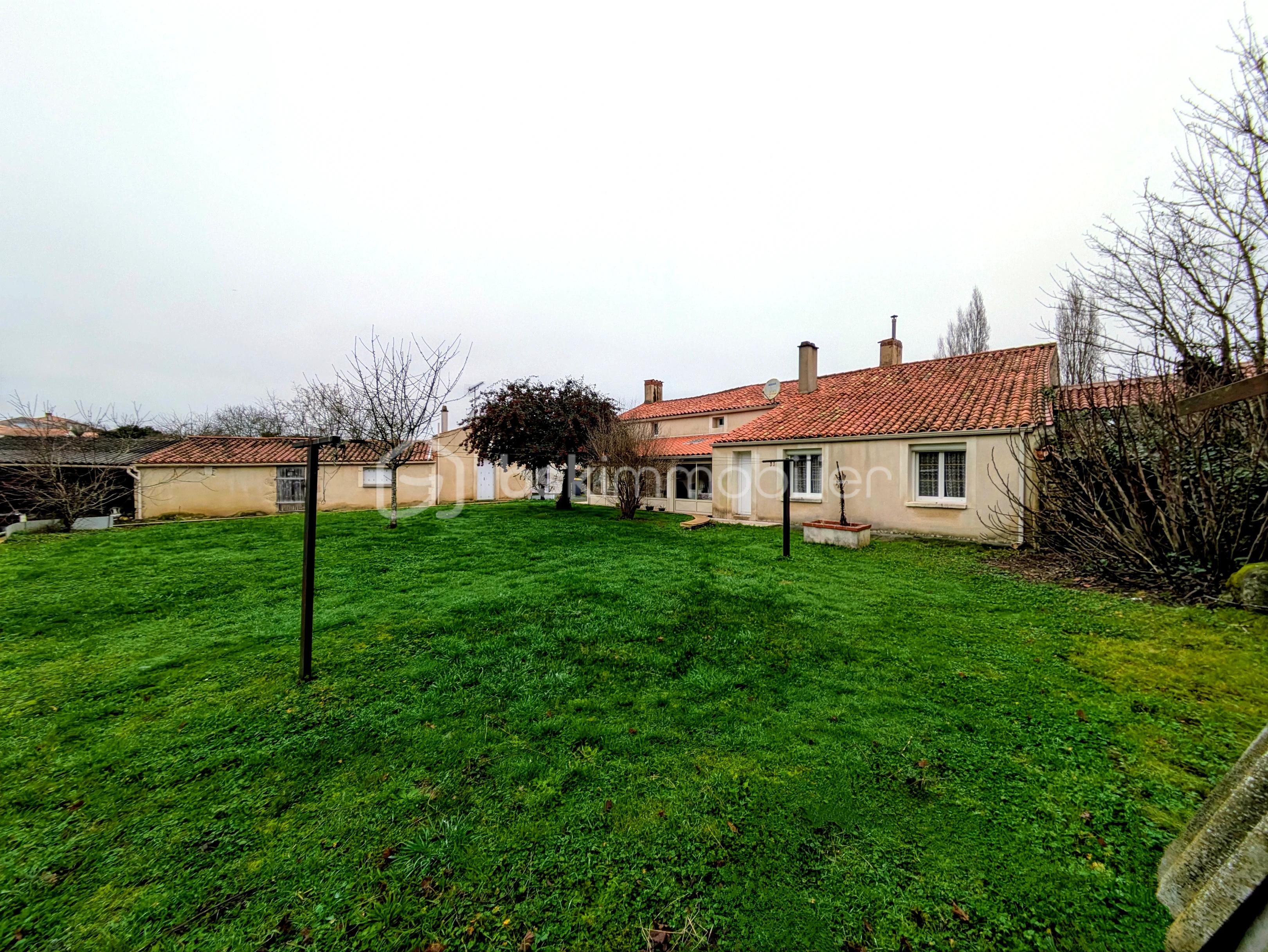 Maison ancienne de 125 m² - liloo-downloaderJcWgEs