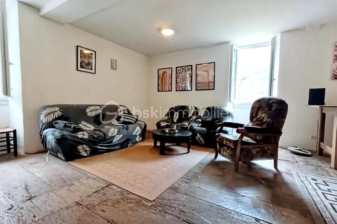 Maison de 240 m² - hoqi-9056f60d860949b8b9e3484de06c9c0b.jpg