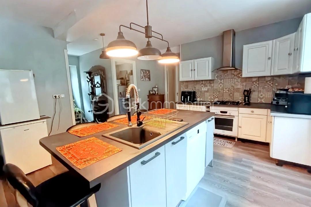 Maison de 240 m² - hoqi-01c818881a924ff282bdb579a32cdbf8 (1).jpg