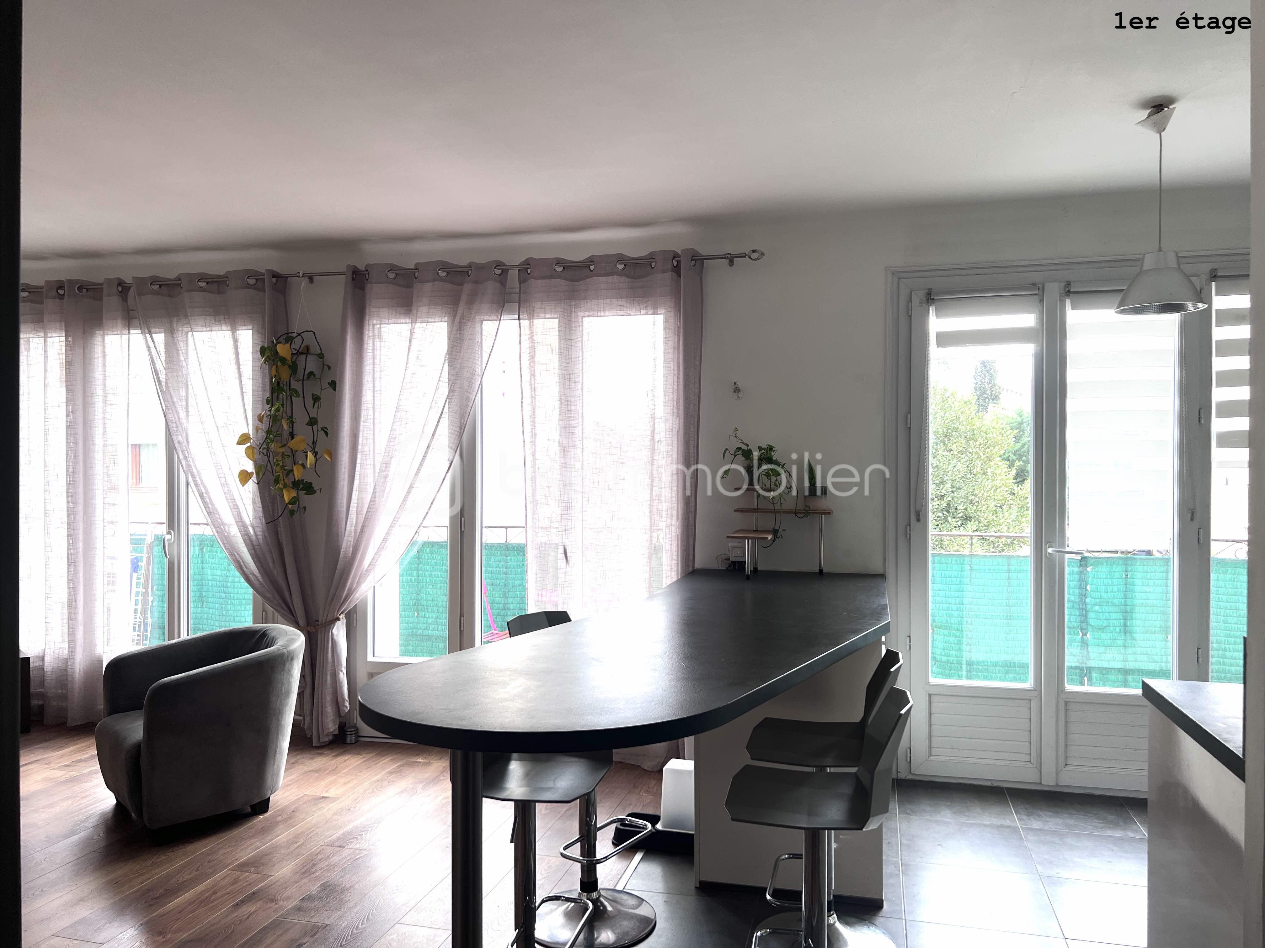 Maison de 152 m² - fenetre sud.jpg
