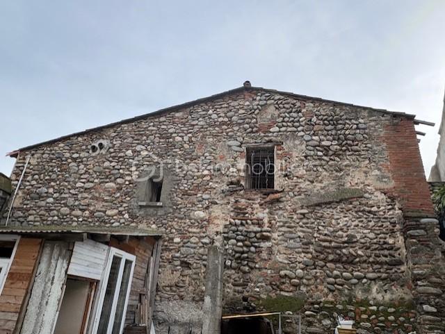 Maison en pierre de 25 m² - MAISON MARIO 1.jpg