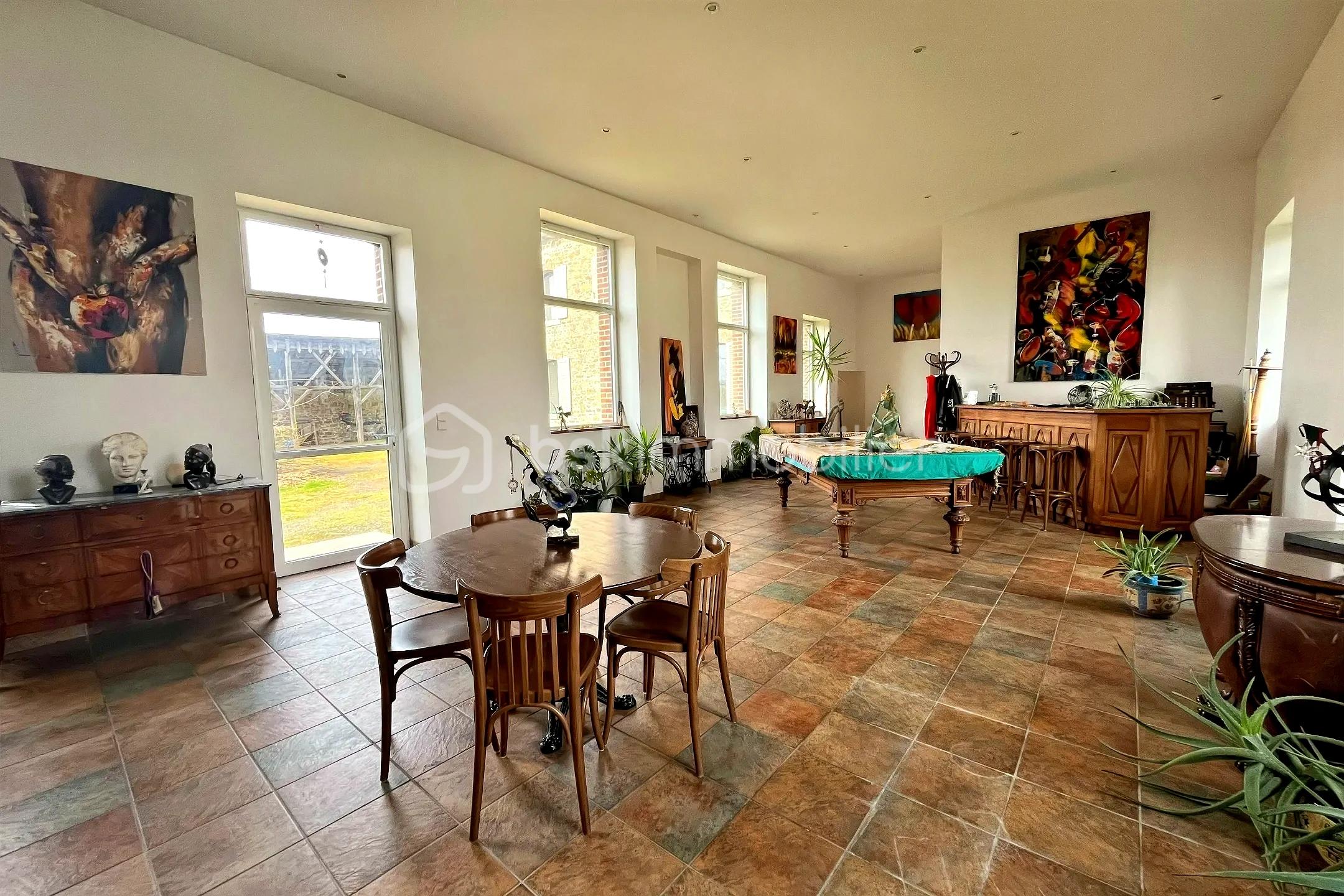 Maison de 273 m² - hoqi-730a17eb9fda47f8a50673cadf31d595.jpg