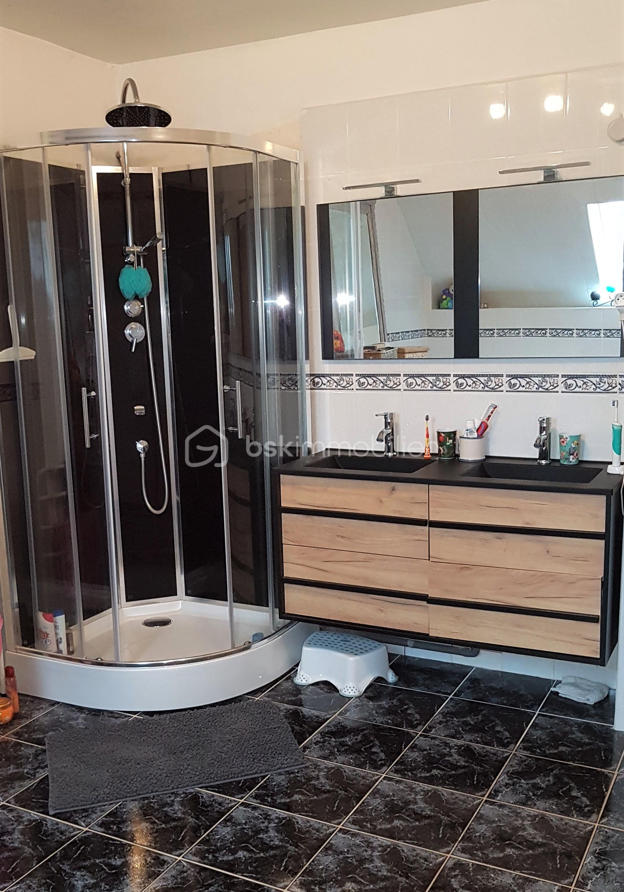 Maison longere de 370 m² - salle de bain R1 (2).jpg