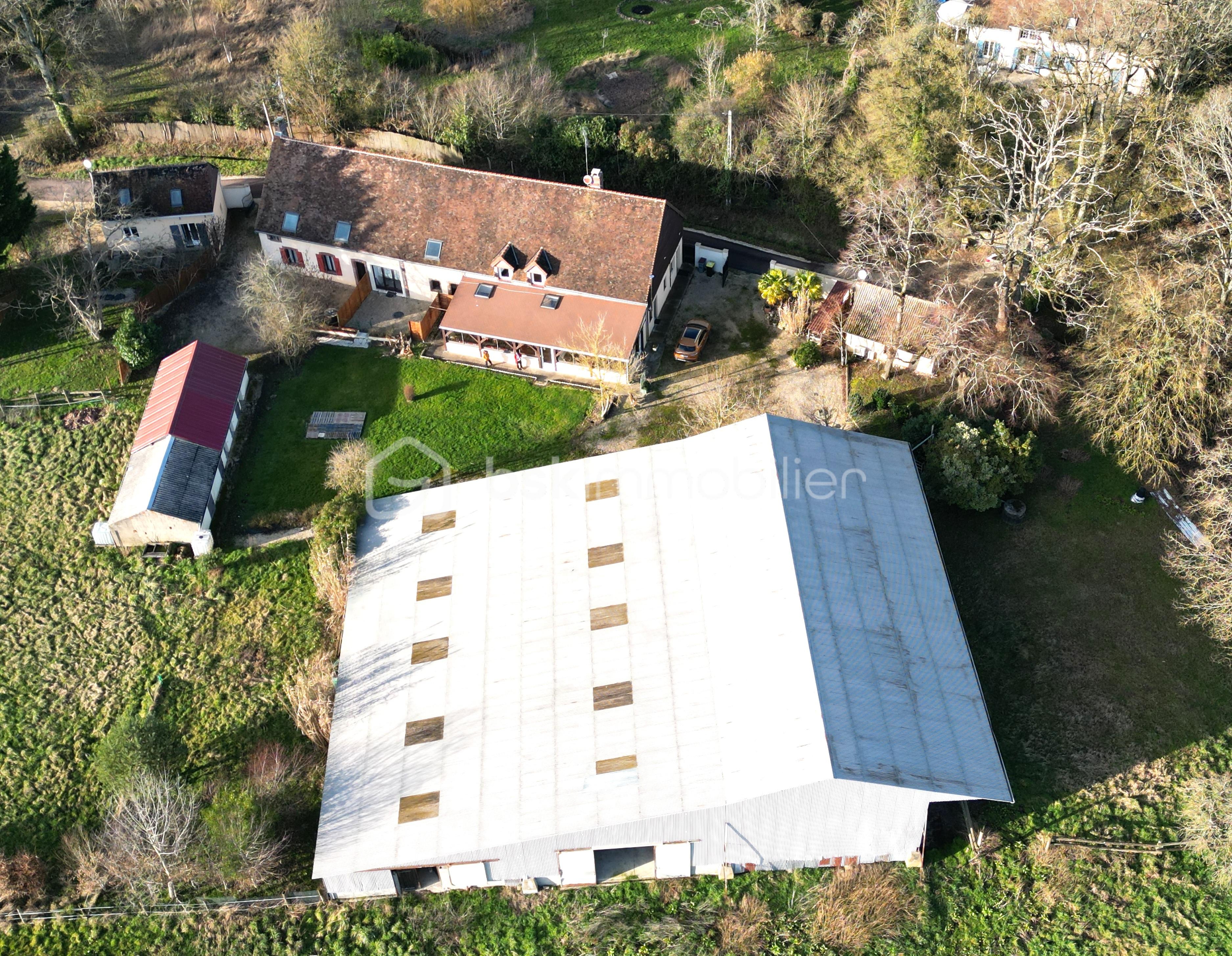 Maison longere de 370 m² - 1.JPG