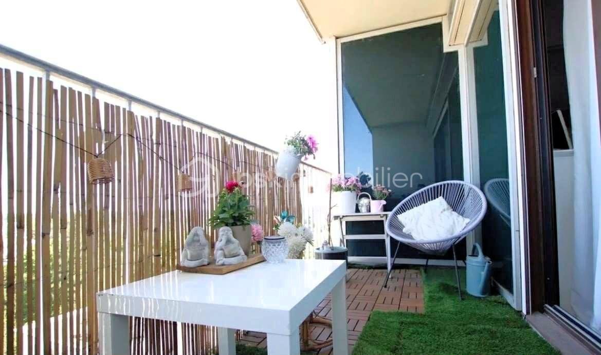 Appartement de 88 m² - balcon top lea.jpg
