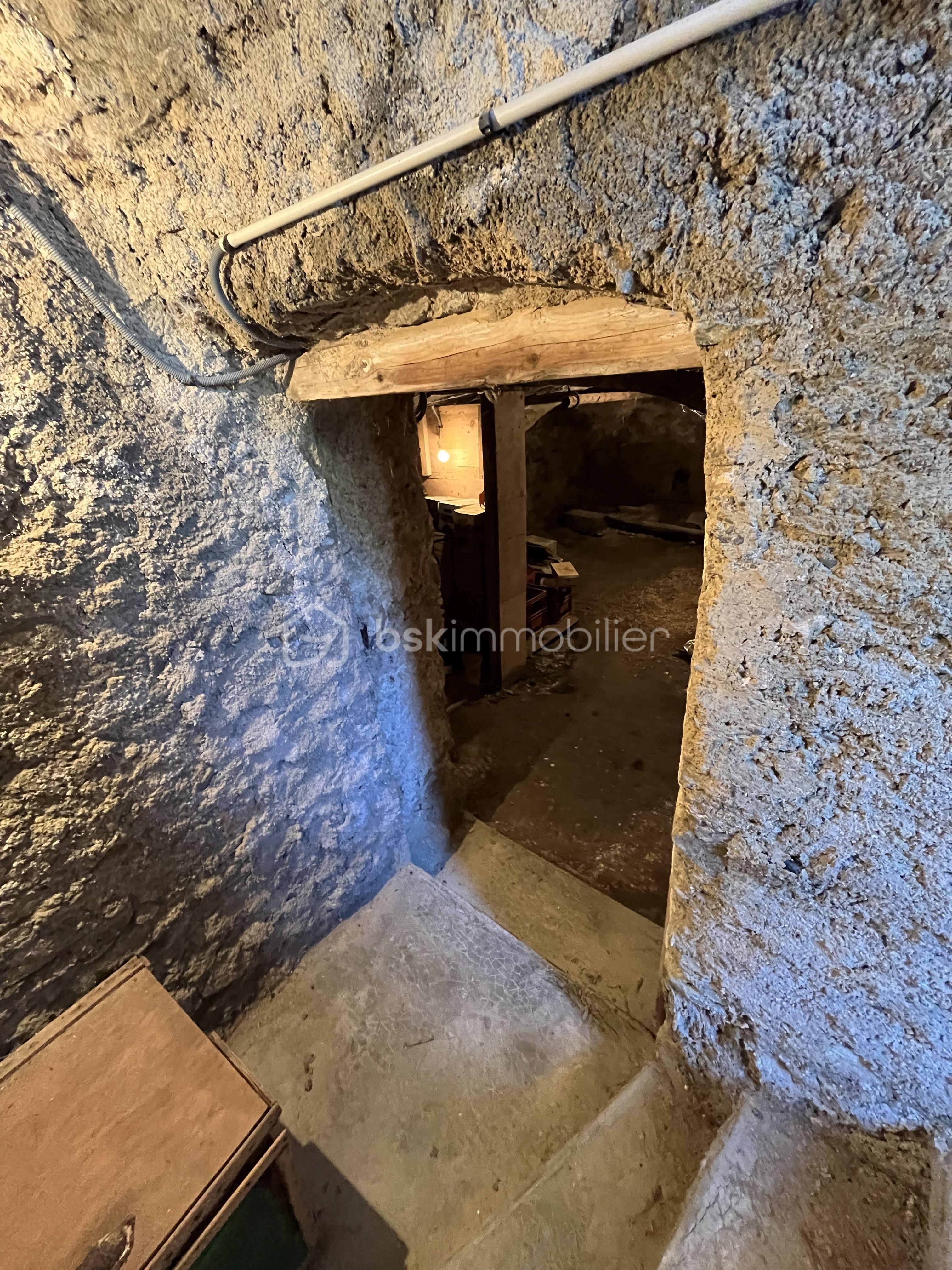 entrée cave.jpeg