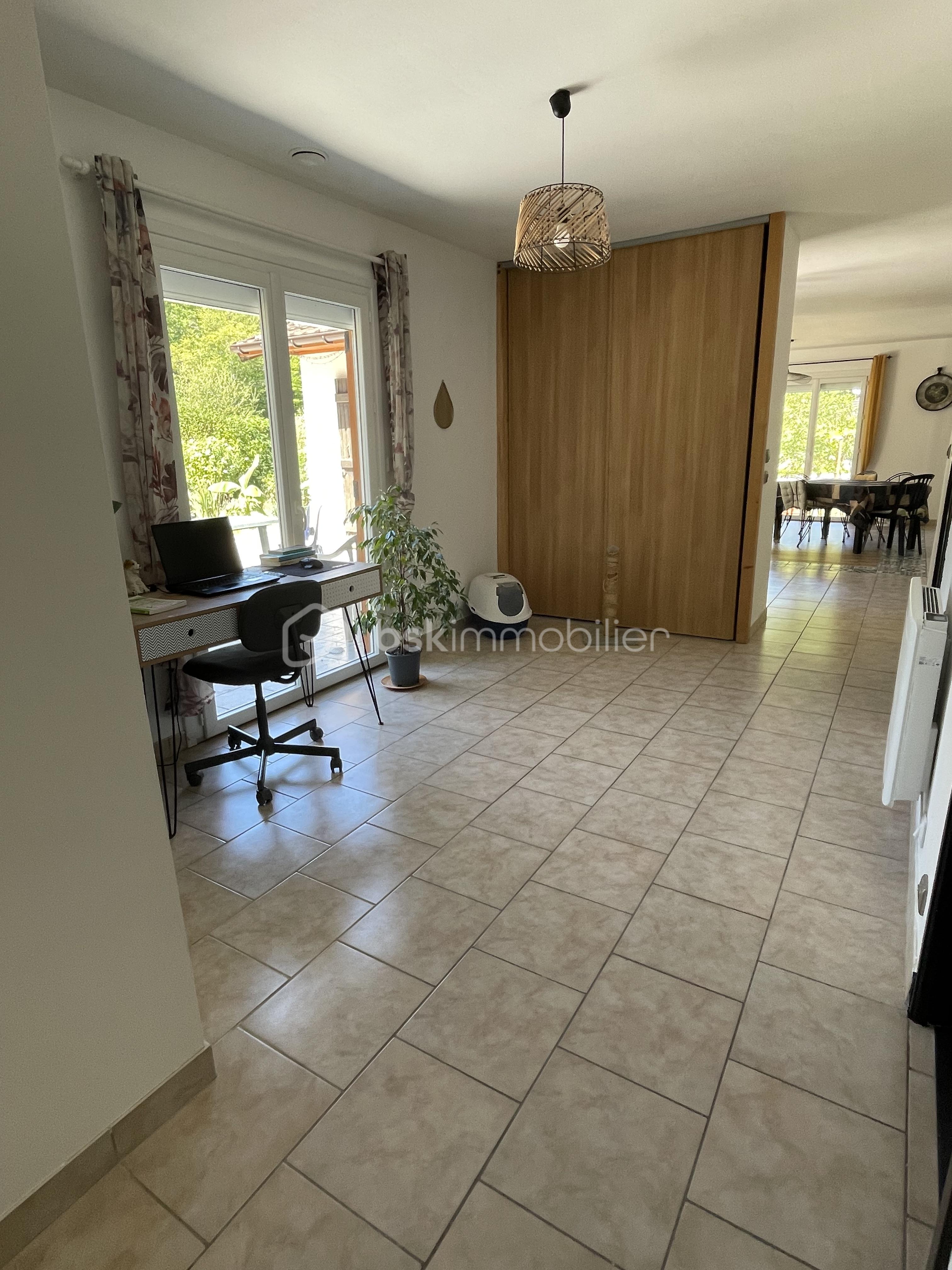 Maison traditionnelle de 120 m² - DEGAGEMENT.jpg