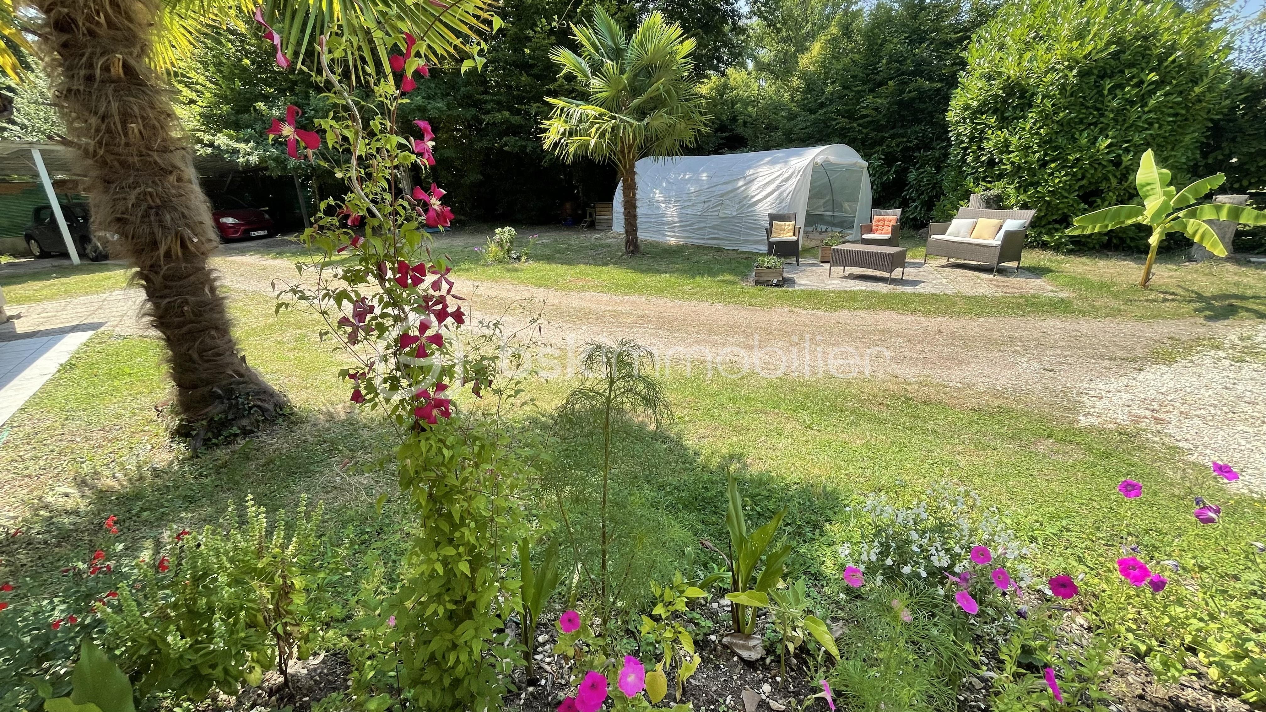 Maison traditionnelle de 120 m² - JARDIN.jpg