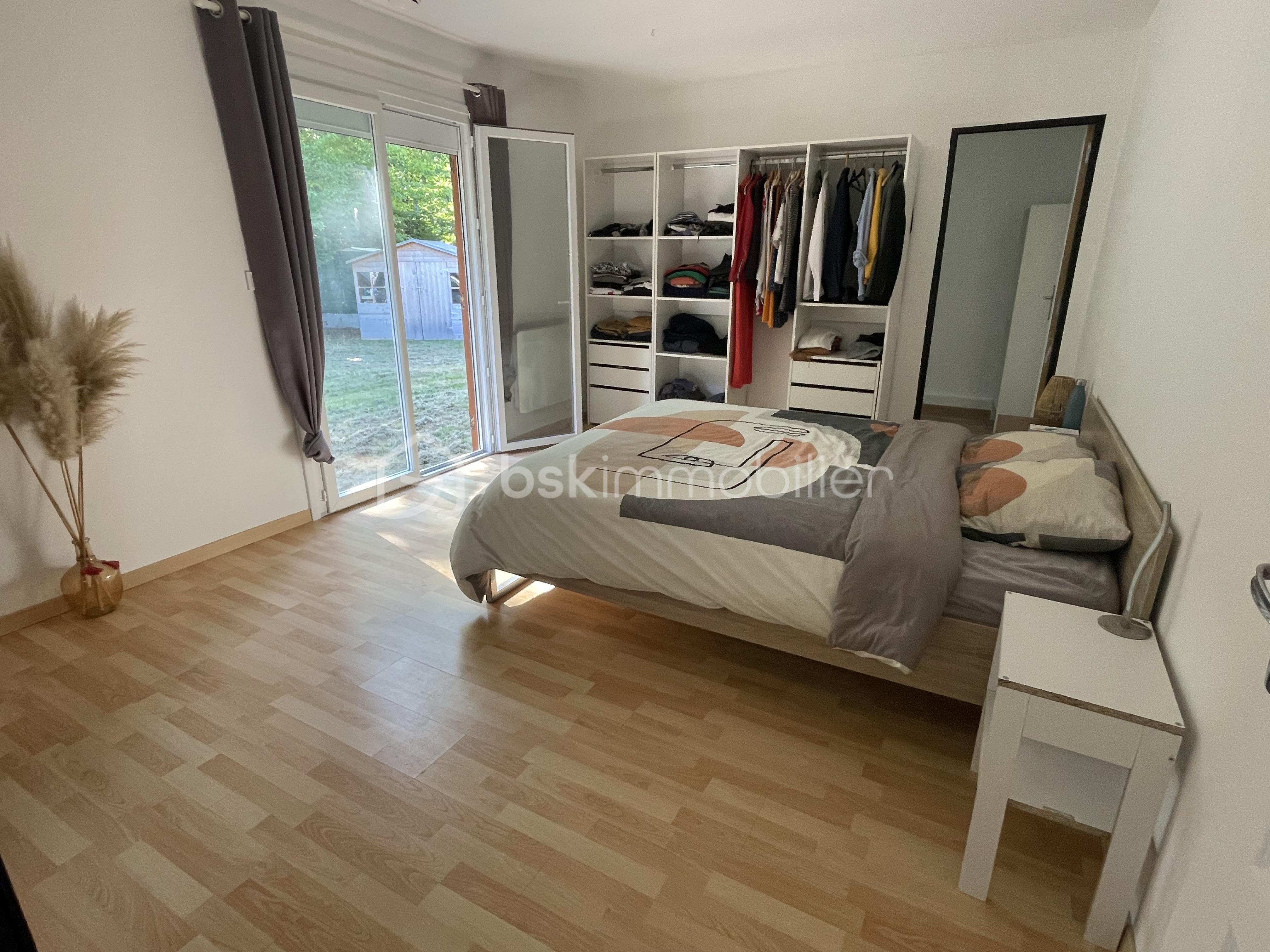 Maison traditionnelle de 120 m² - CHAMBRE 1.jpg