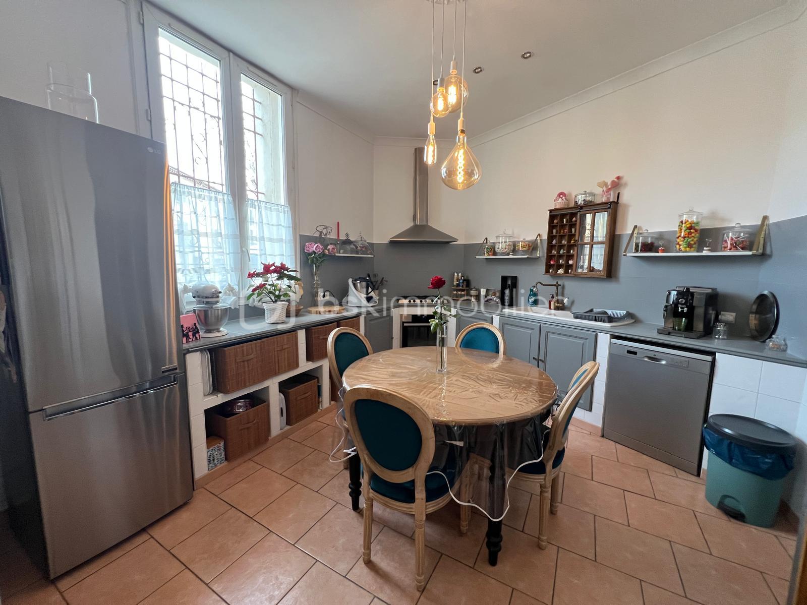 Maison de 263,06 m² - WhatsApp Image 2025-09-22 à 18.32.48_54b1bf0c.jpg