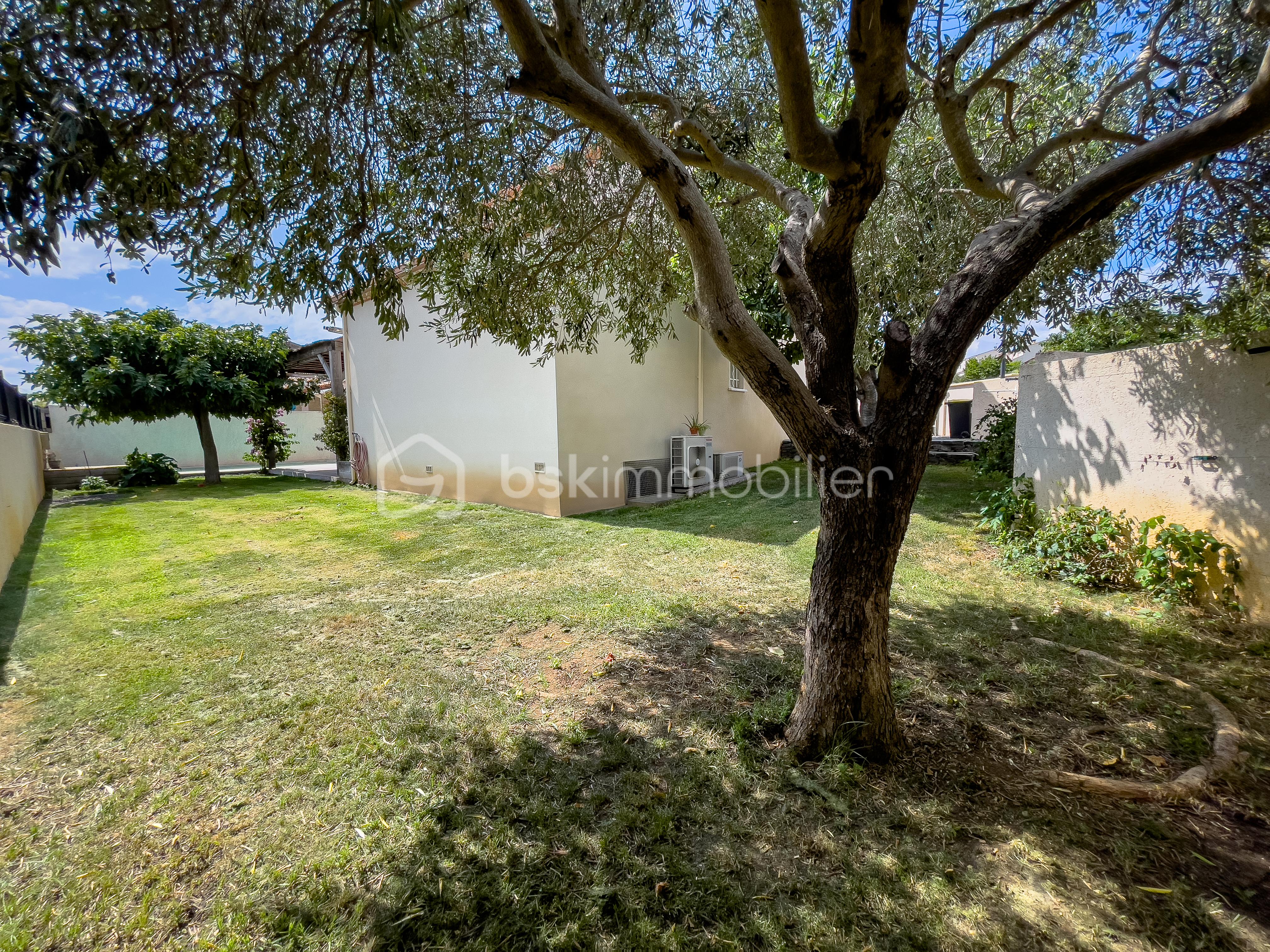 Villa de 150 m² - EXTERIEUR JARDIN BIS.jpg