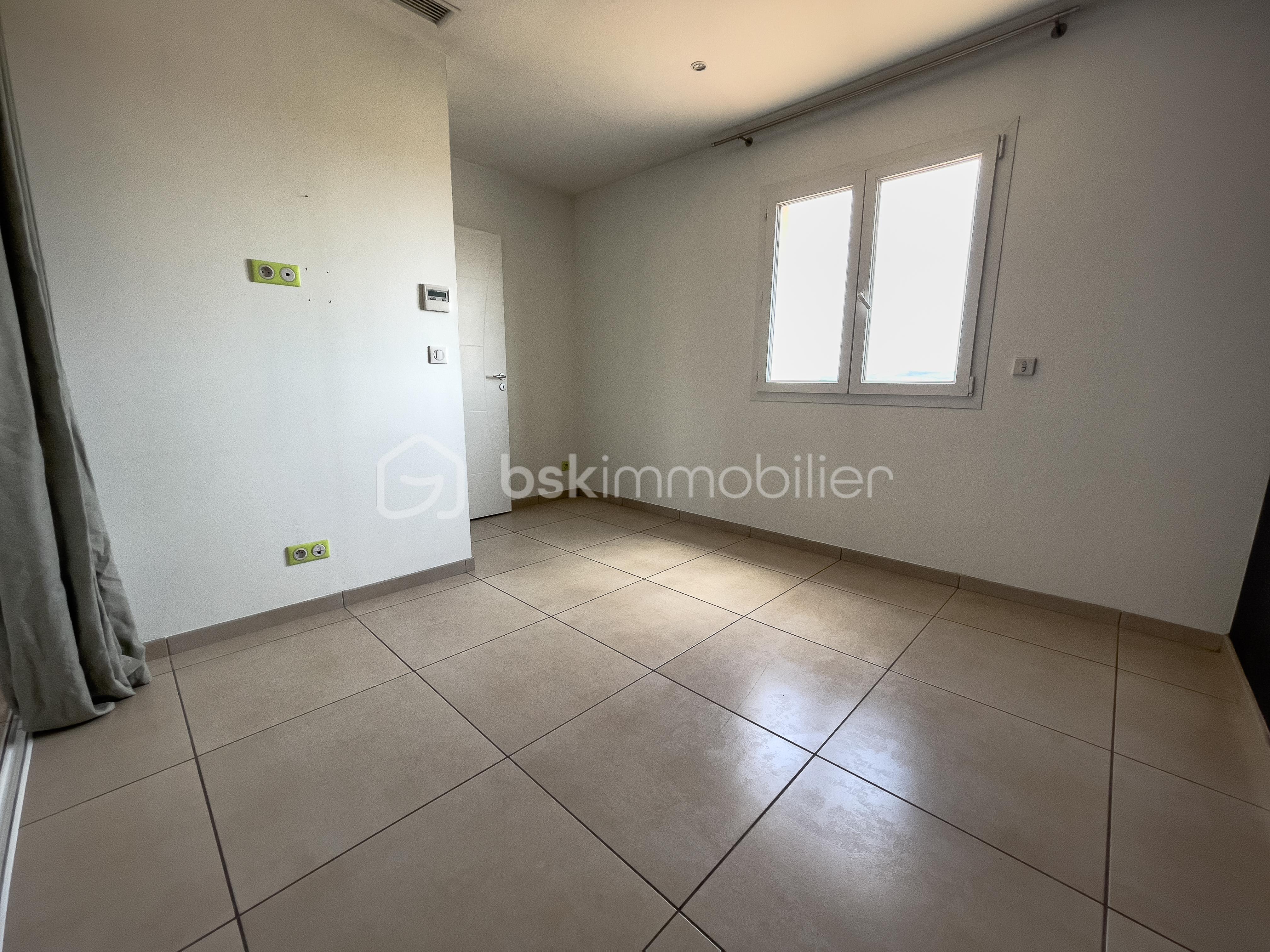 Villa de 150 m² - BUREAU R+1 3.jpg