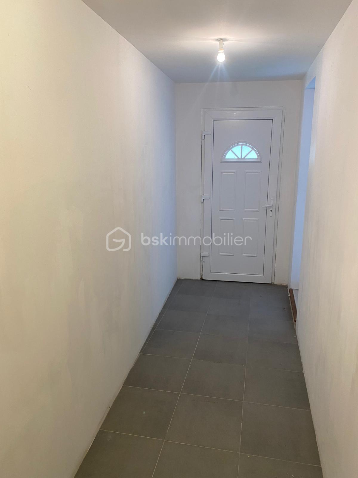 Maison en pierre de 100 m² - IMG-20250831-WA0001.jpg