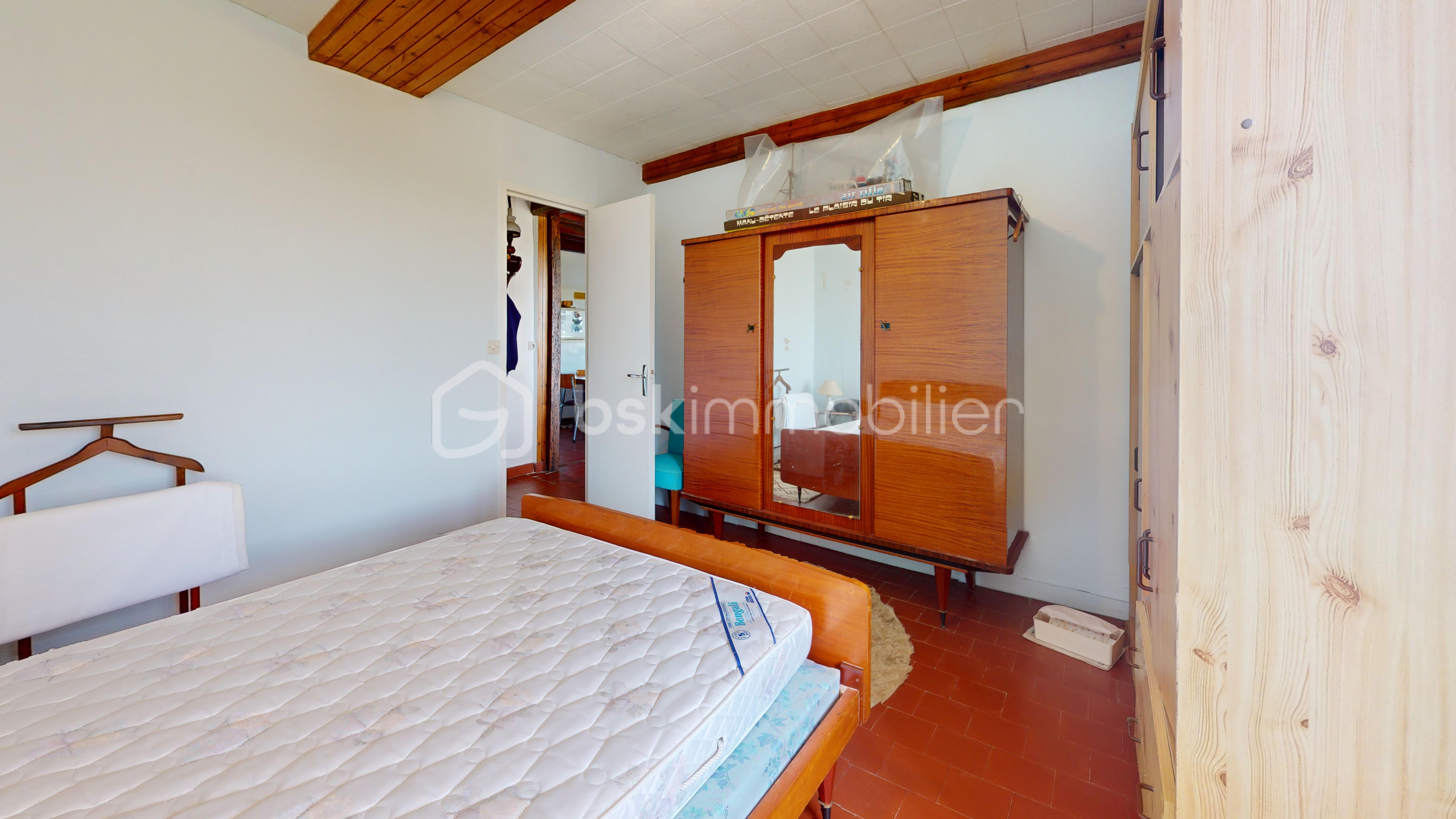 Maison de 115 m² - 10-Rue-des-Gaudins-Bedroom.jpg