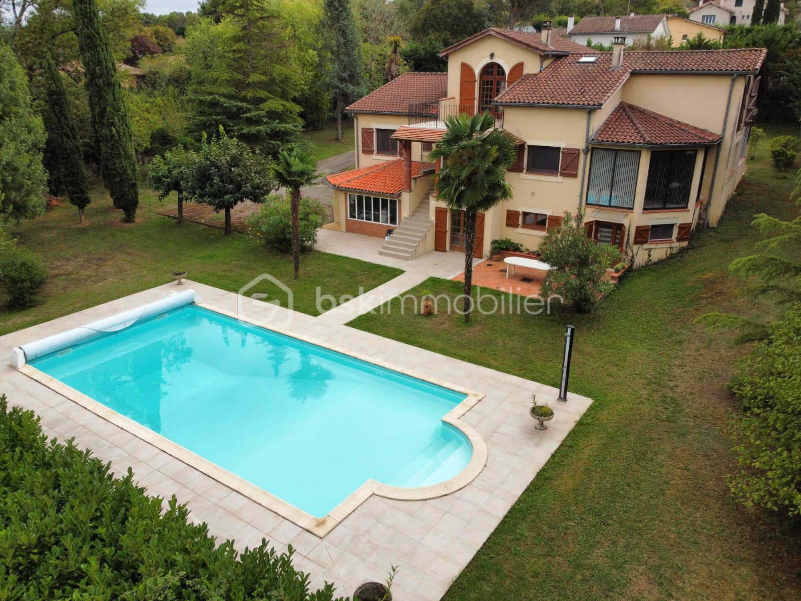 Maison d architecte de 300 m² - 6ee64c4e-e404-458b-bf54-d45c5f79b770.jpg