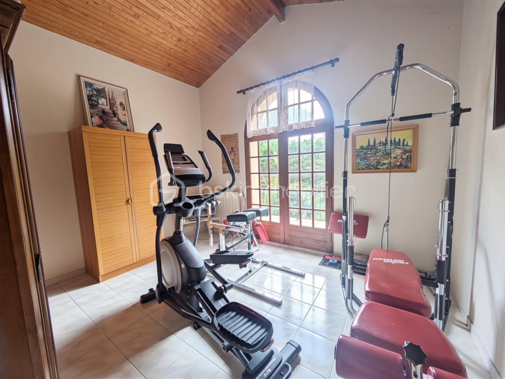 Maison d architecte de 300 m² - 12 ch sport.jpg