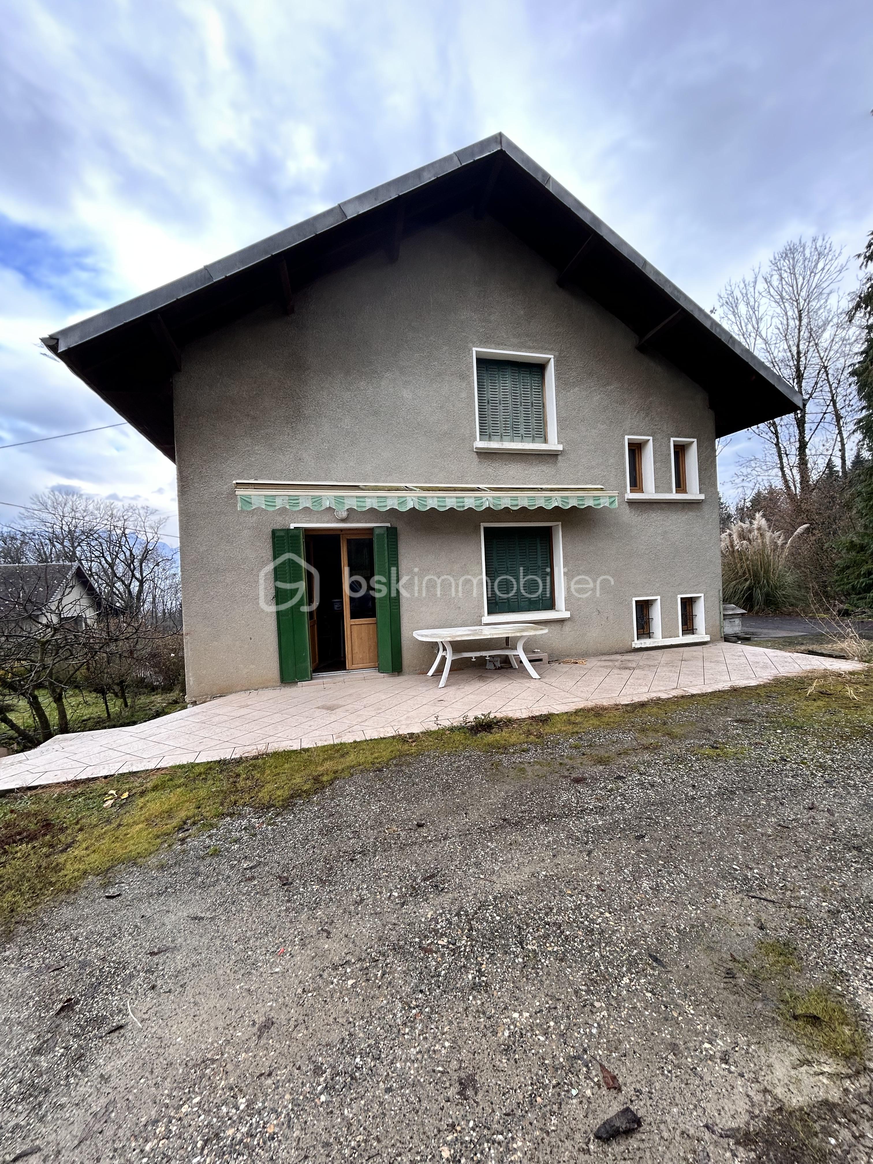 Facade EST.jpg
