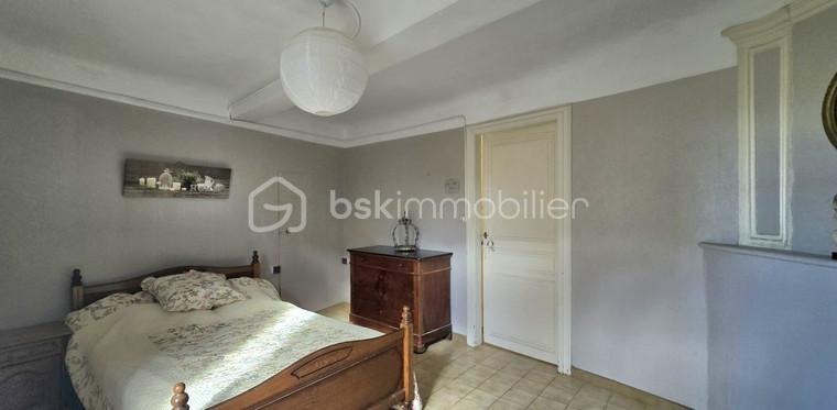 Maison de maitre de 163 m² - e9e7362098e7a62b454f302769f122ddd30953a2197739717cd8b36c38ae36f8.jpg