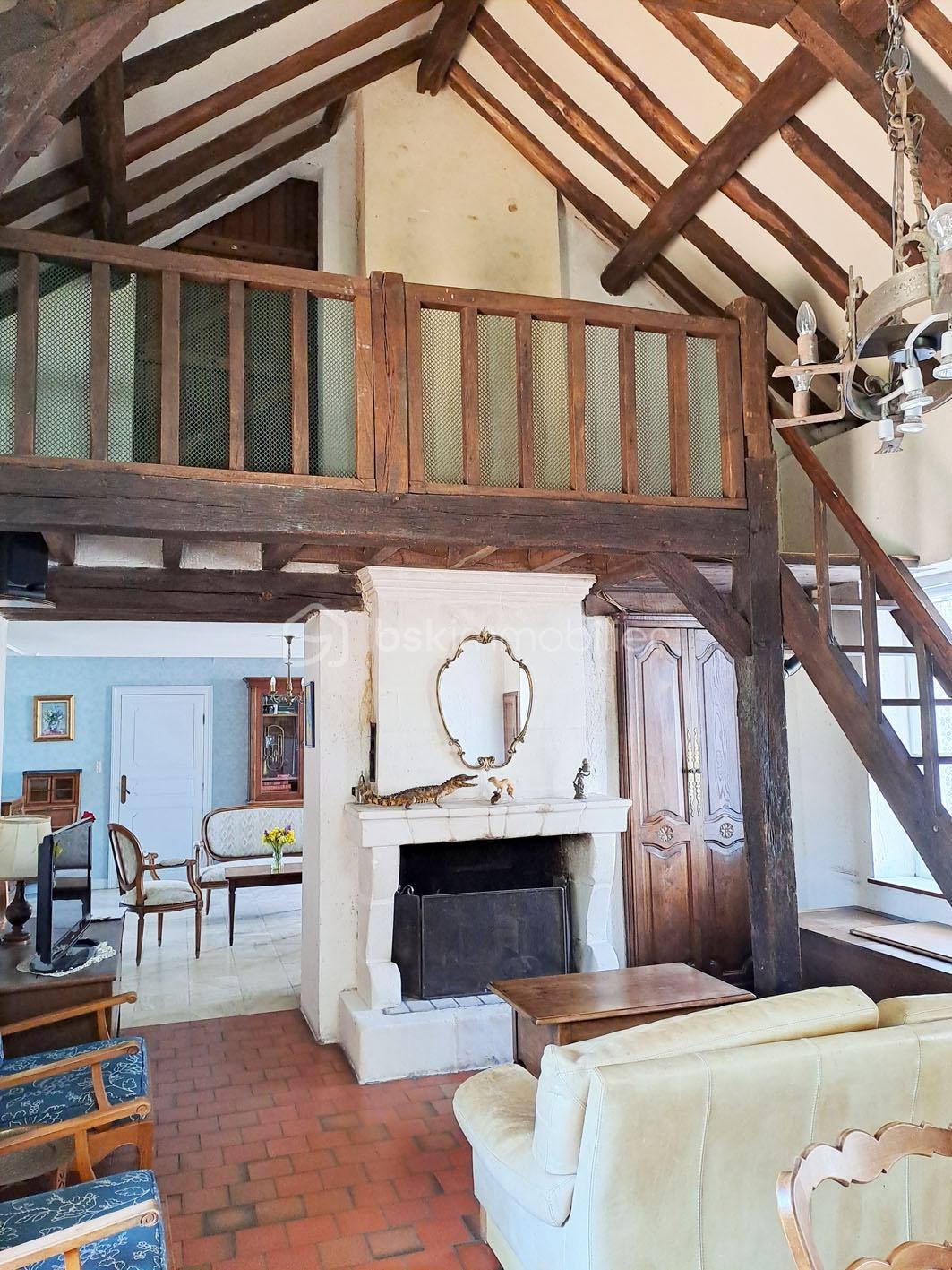 Maison en pierre de 151 m² -  E SALLE A MANGER 4.jpg