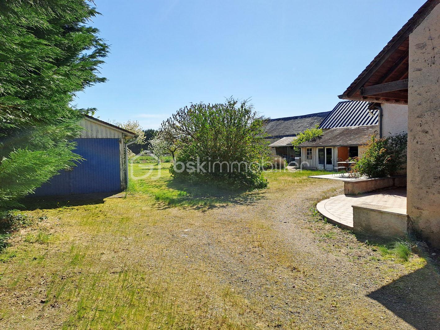 Maison en pierre de 151 m² - EXTERIEUR 1.jpg