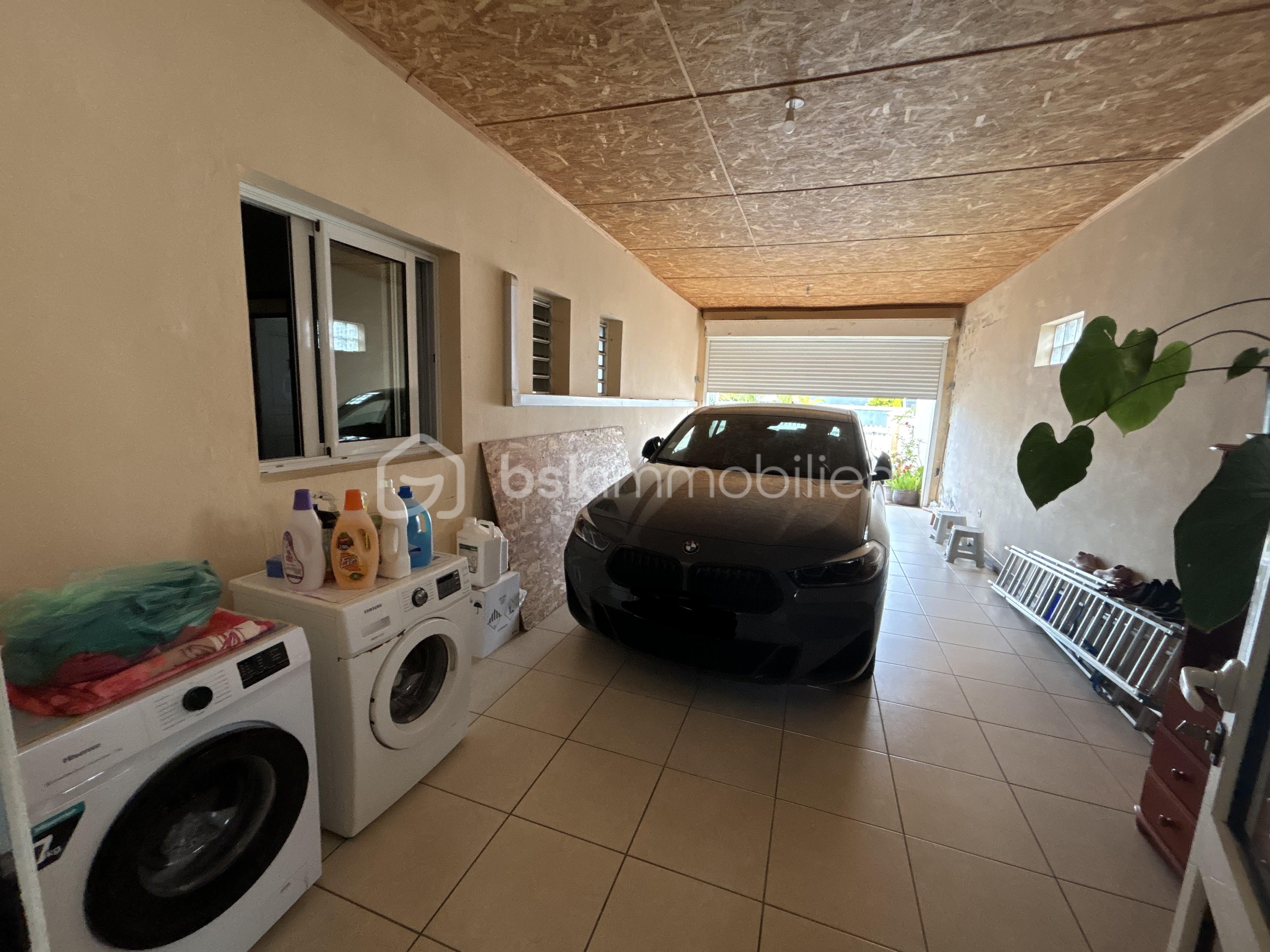 GARAGE 1.jpg