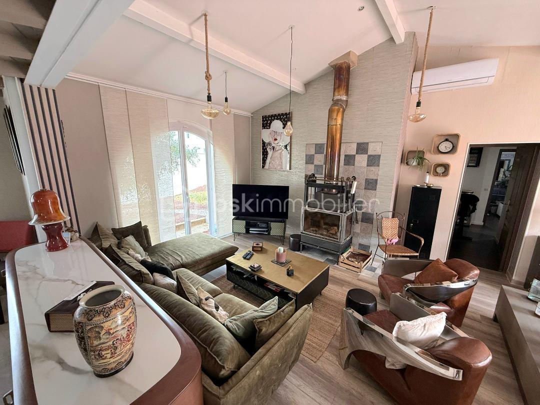 Maison contemporaine de 200 m² - salon retouche.jpeg