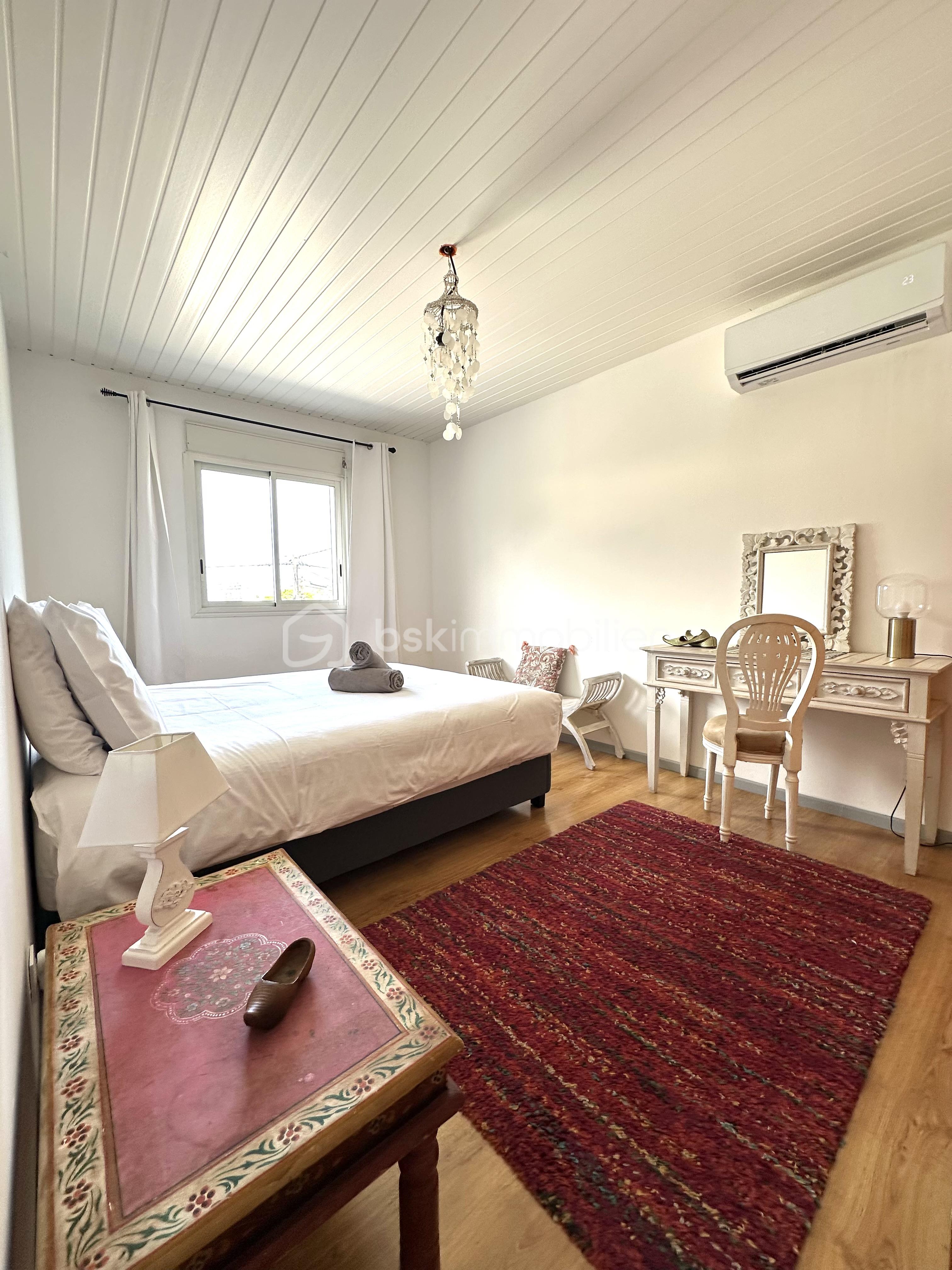 17 CHAMBRE 5 - ETAGE OK.jpg