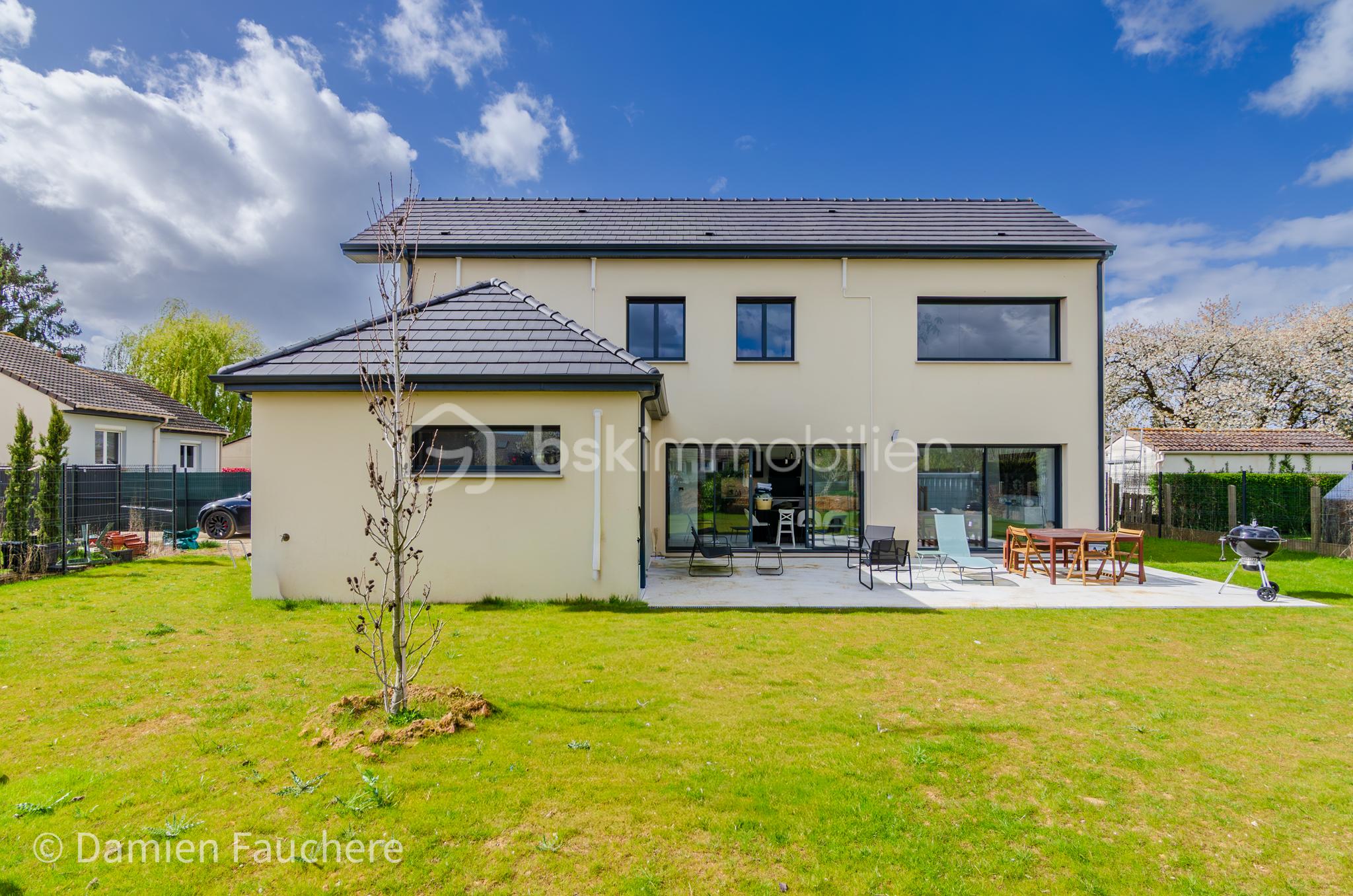 Maison 5 pièces 130 m² · à Champdeuil · 130 m² · 445 000 €