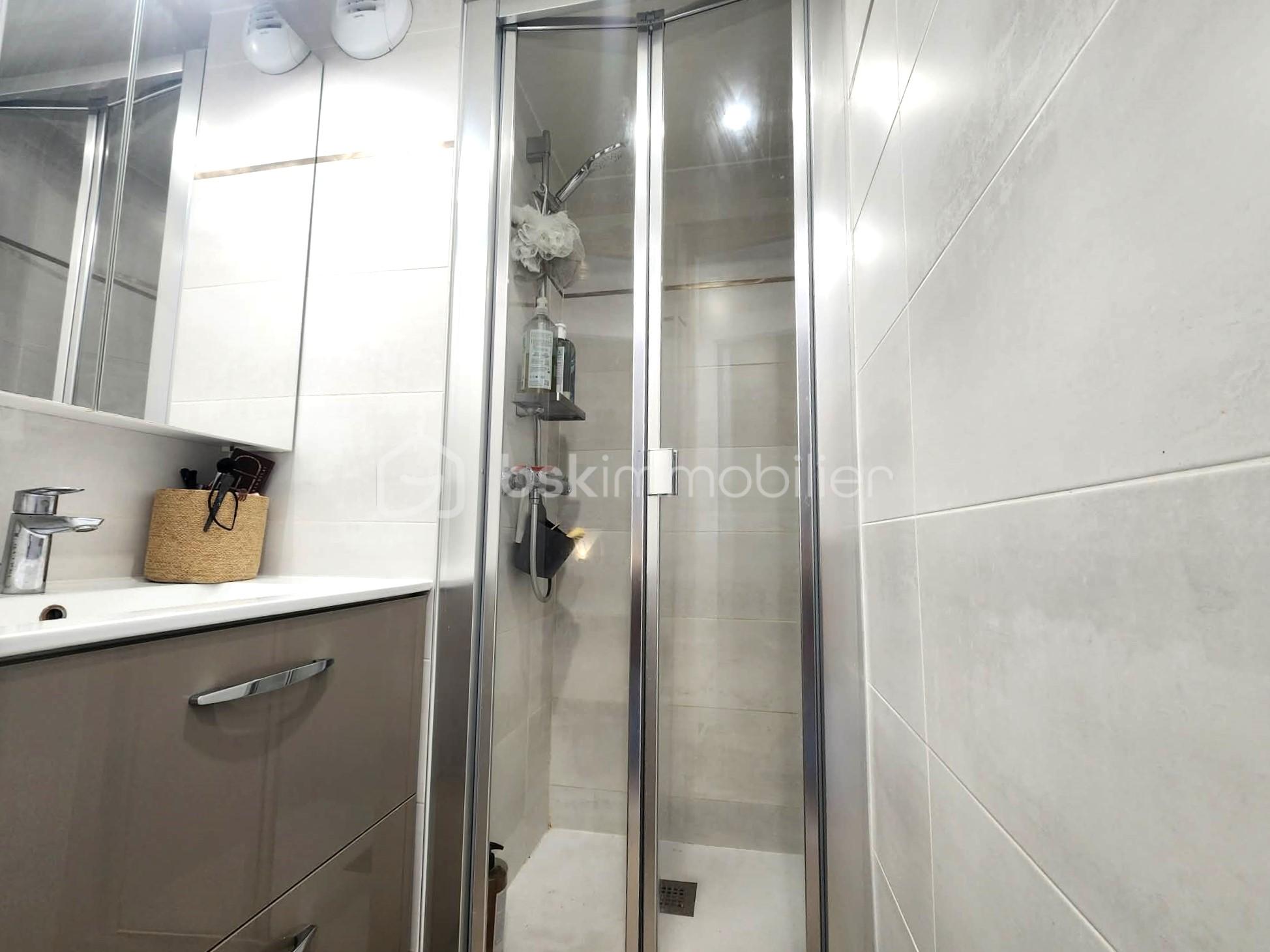 Appartement de 27 m² - 100866c4-a8a4-48ee-877f-c53476676b7e.jpg