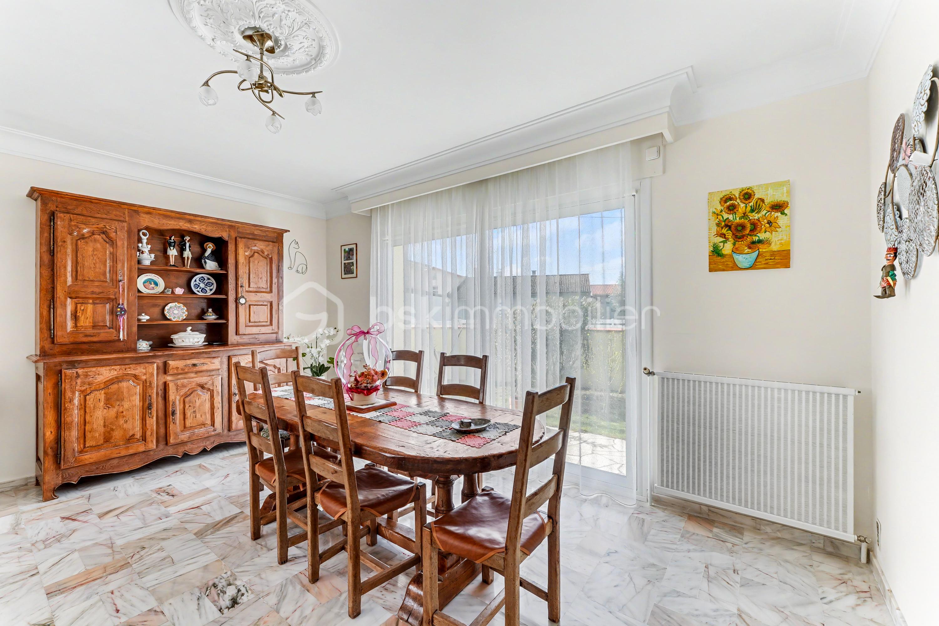 Salle à manger 01.jpg